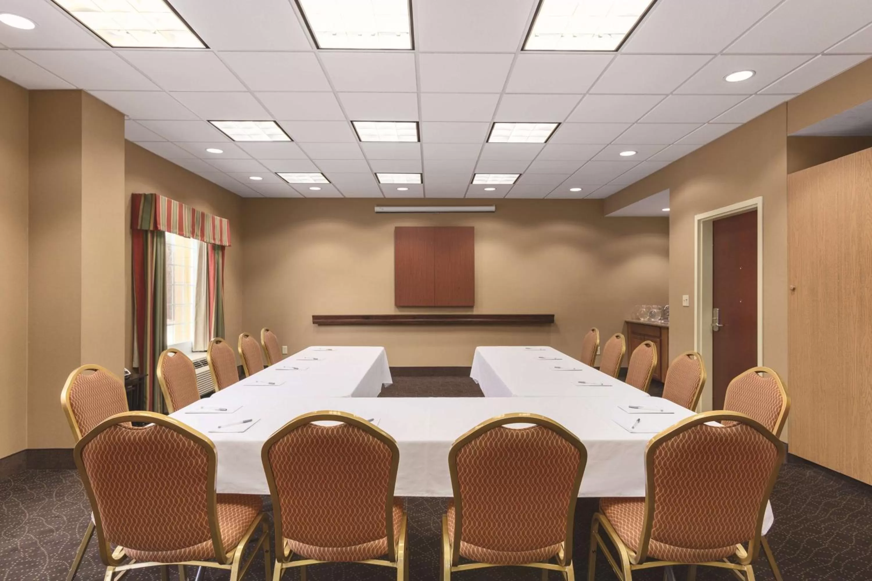 Meeting/conference room in Hampton Inn & Suites Greenfield