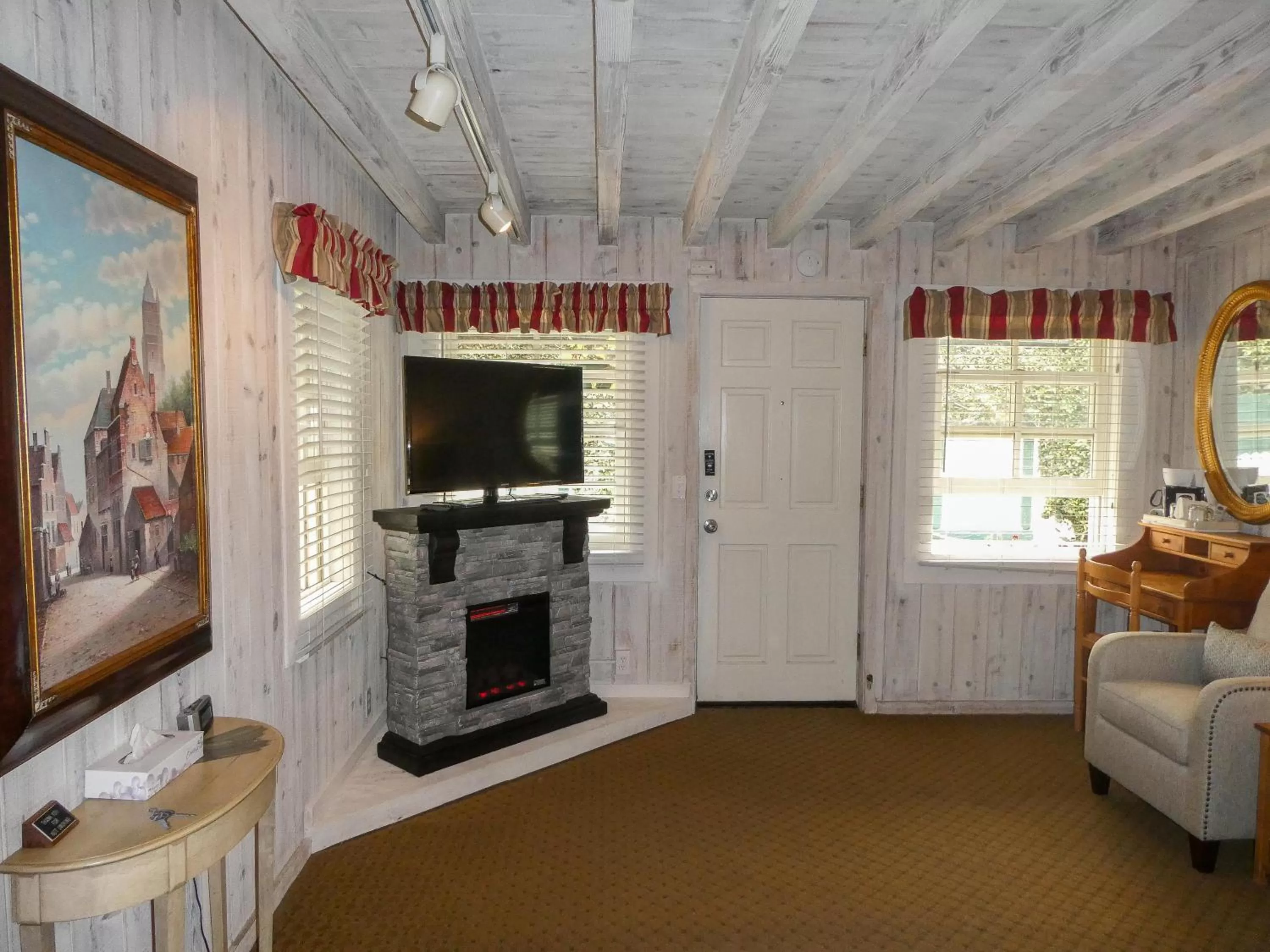 Decorative detail, Kitchen/Kitchenette in Briarwood Inn