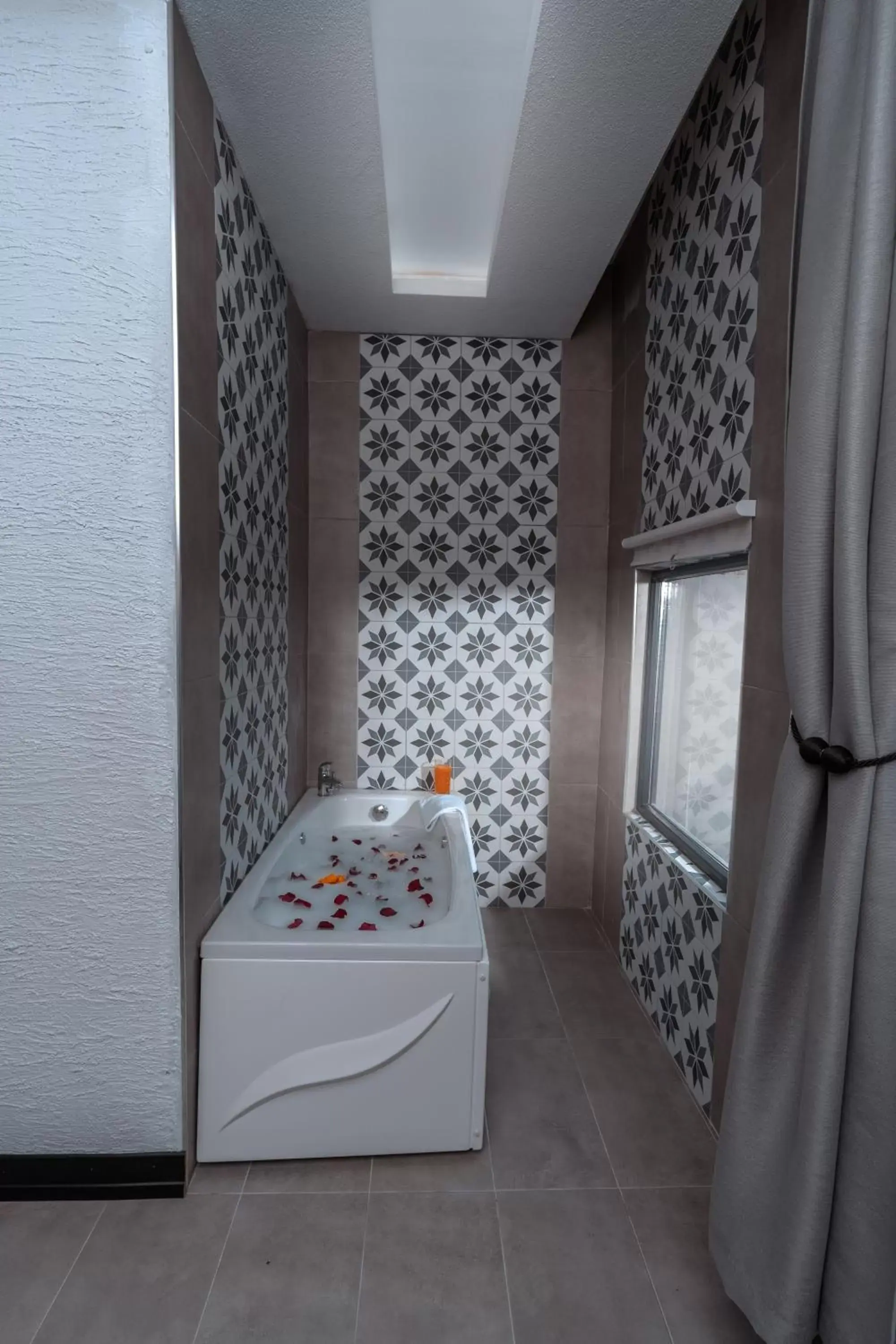 Single Room with Bath - single occupancy in Melanj Airport Hotel Single Room with Bath - single occupancy in Melanj Airport Hotel