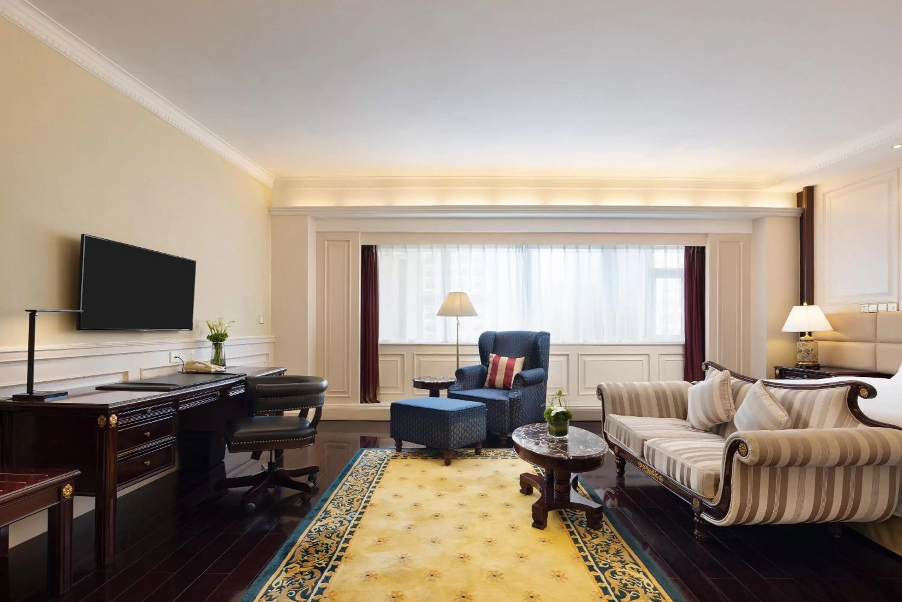 Photo of the whole room in Crowne Plaza Hotel & Suites Landmark Shenzhen by IHG