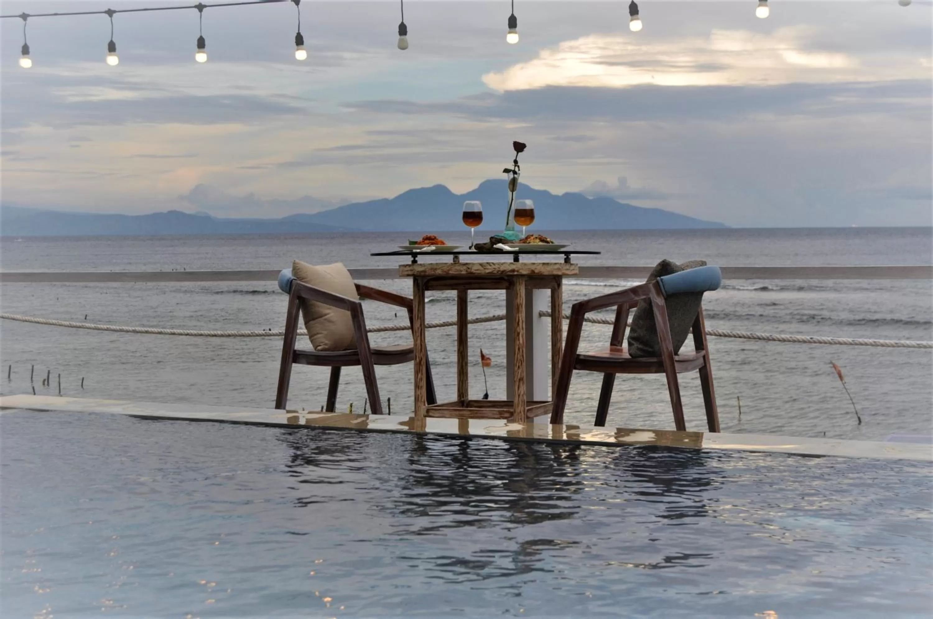 Restaurant/places to eat in SUITE OCEAN BLUE