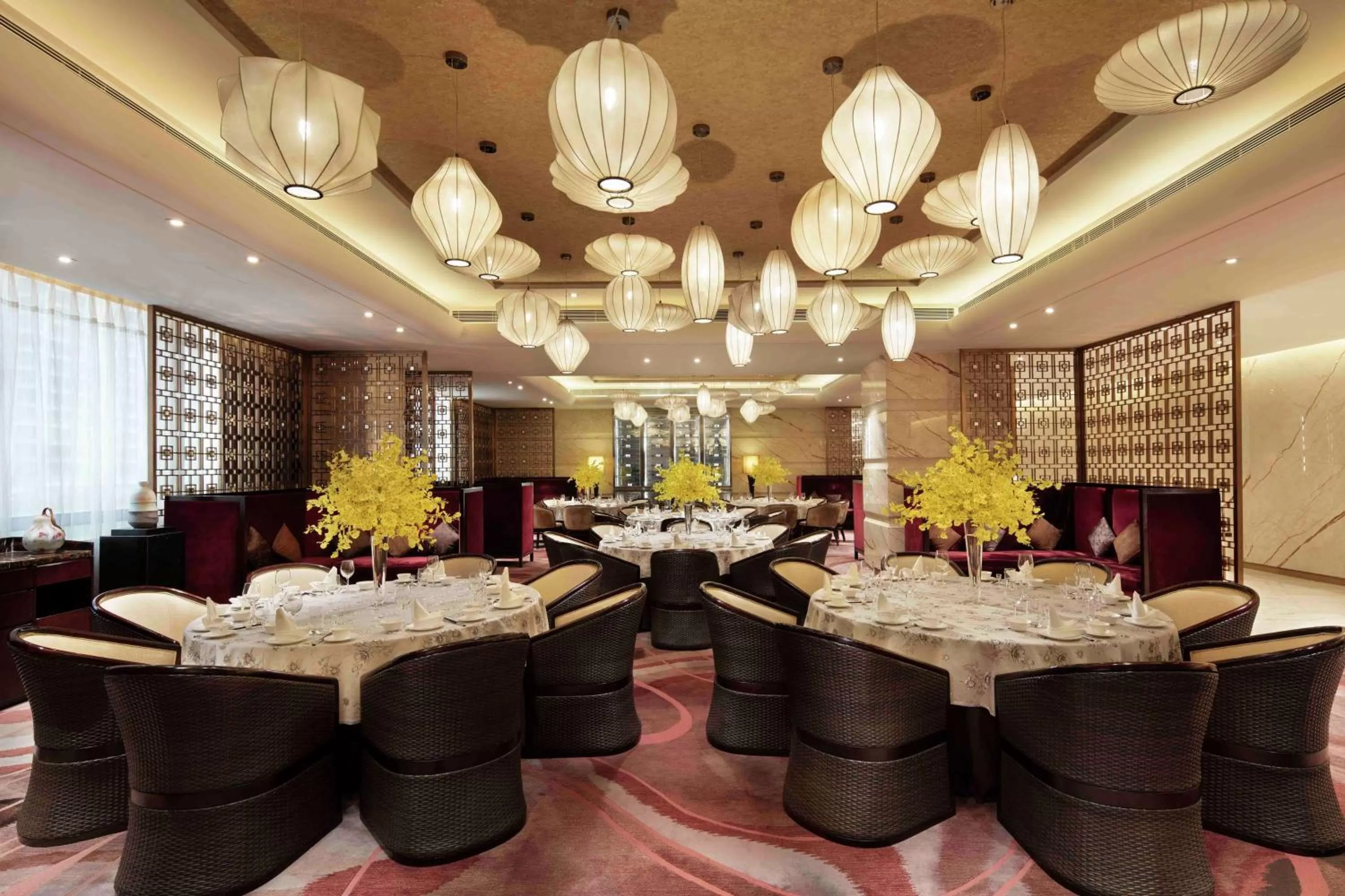 Dining area in Hilton Zhengzhou