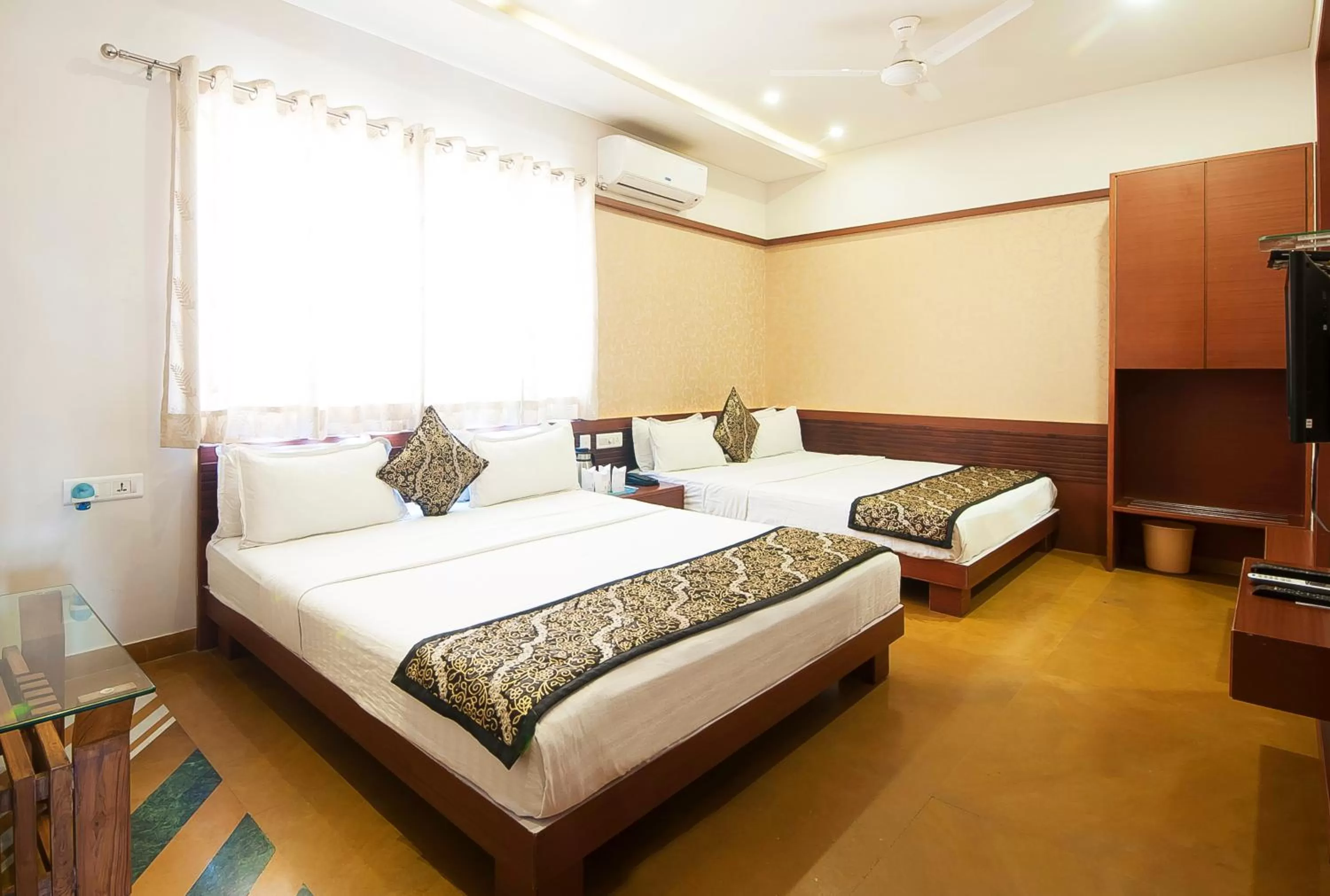Photo of the whole room, Bed in Uddhav Vilas A Family Hotel