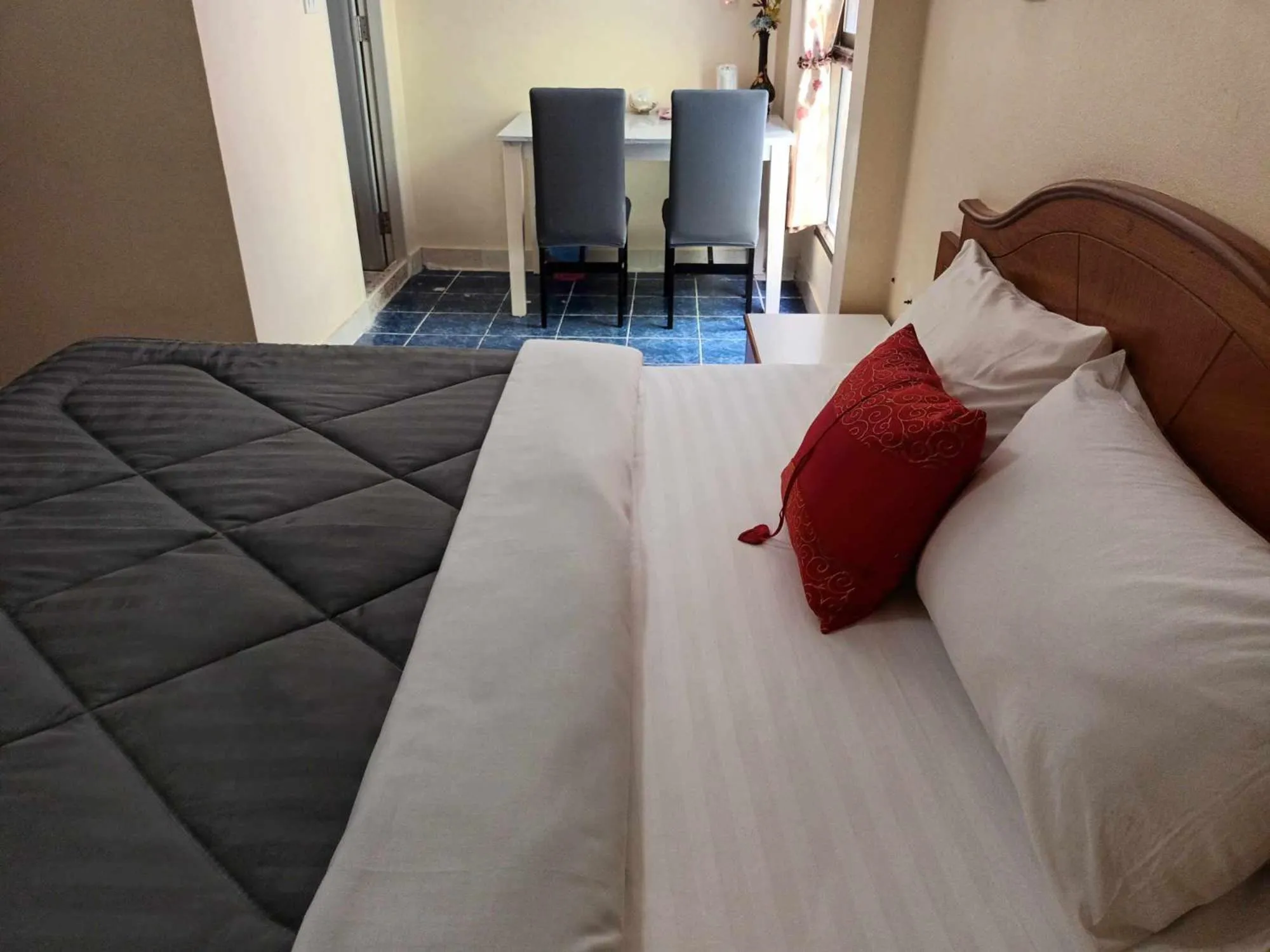 Bed in Patong Rose Guest House 50m to Beach