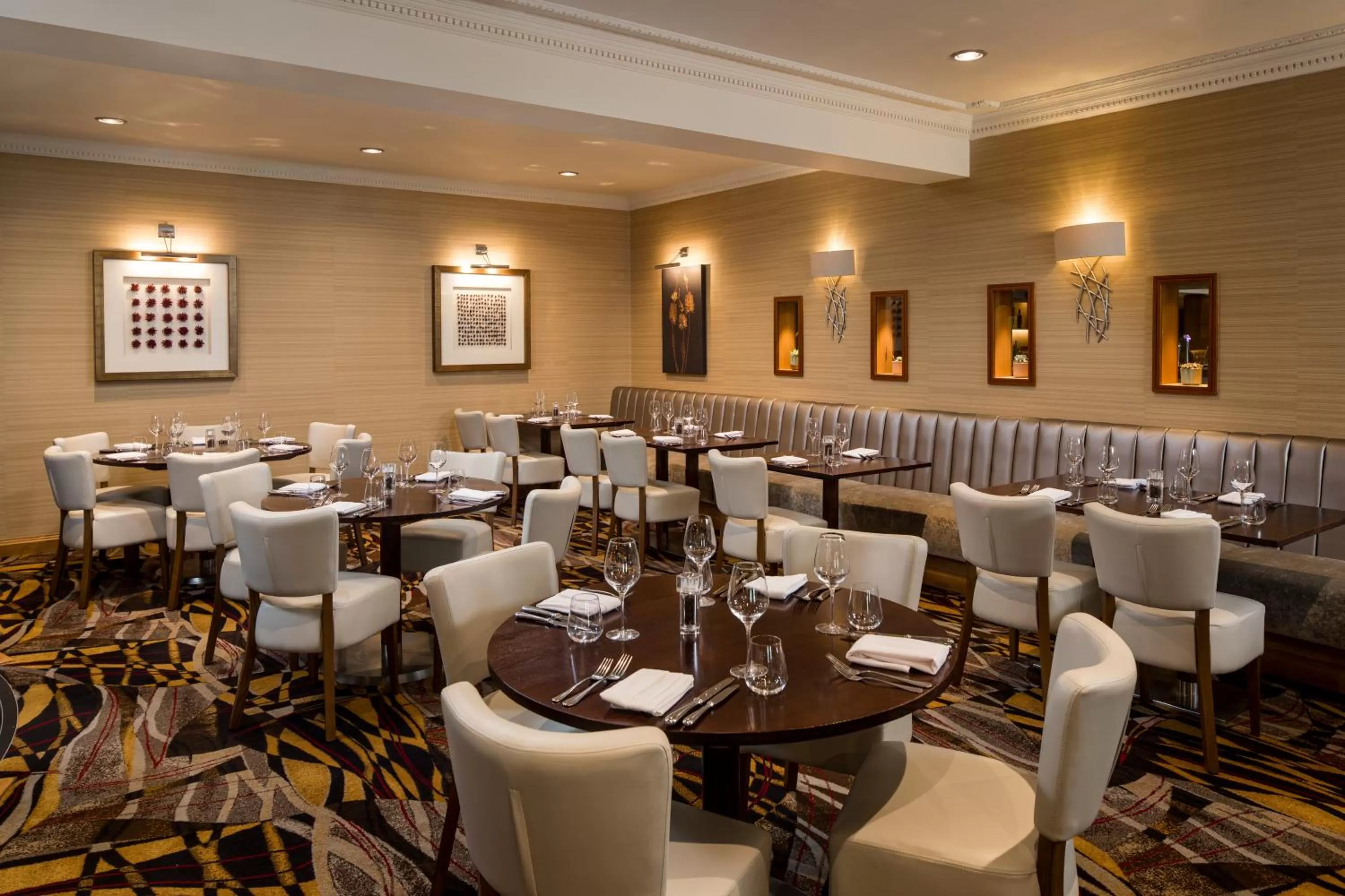 Restaurant/places to eat in The Park Royal Hotel & Spa