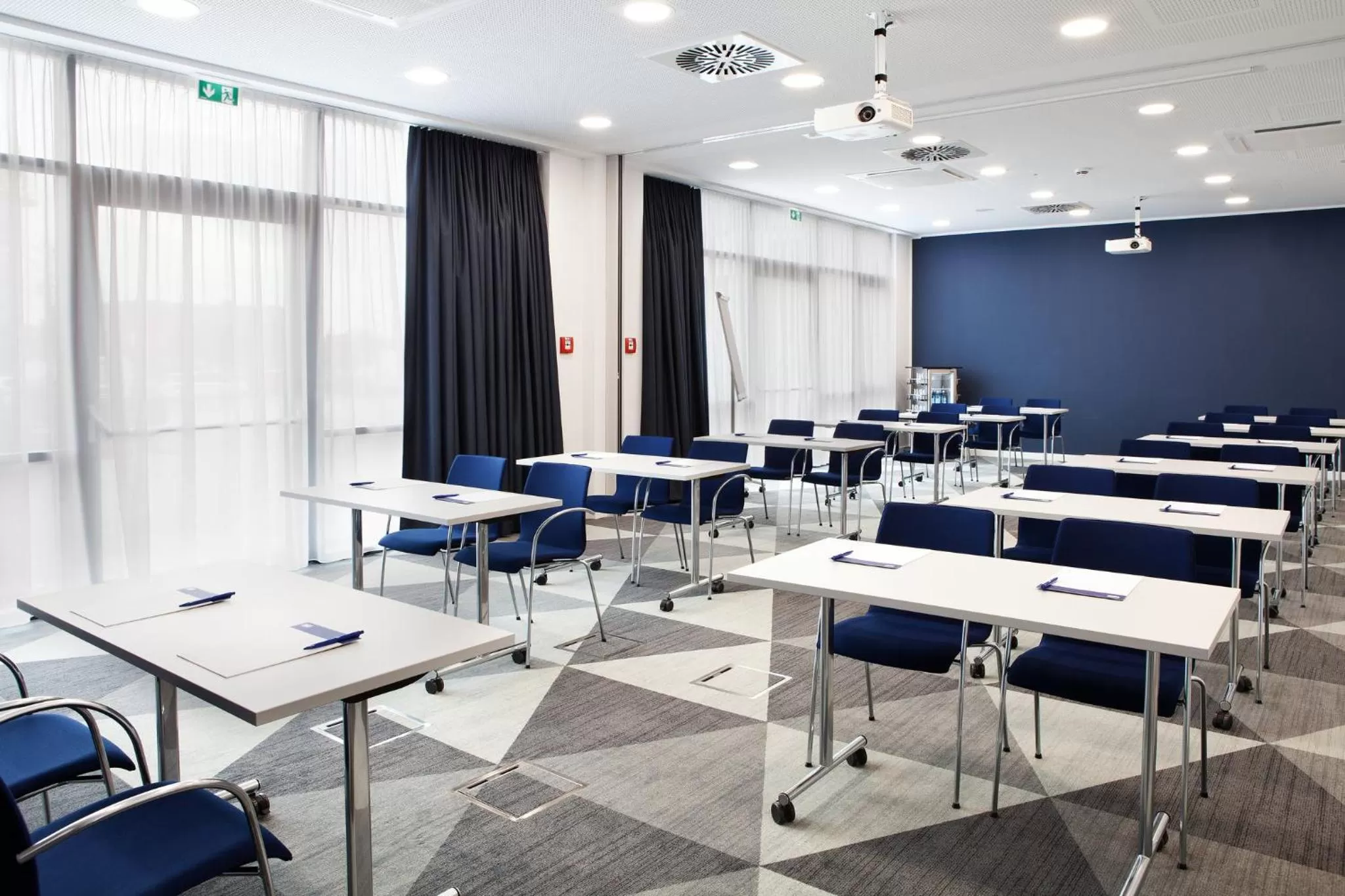 Meeting/conference room in Holiday Inn Express & Suites - Basel - Allschwil by IHG