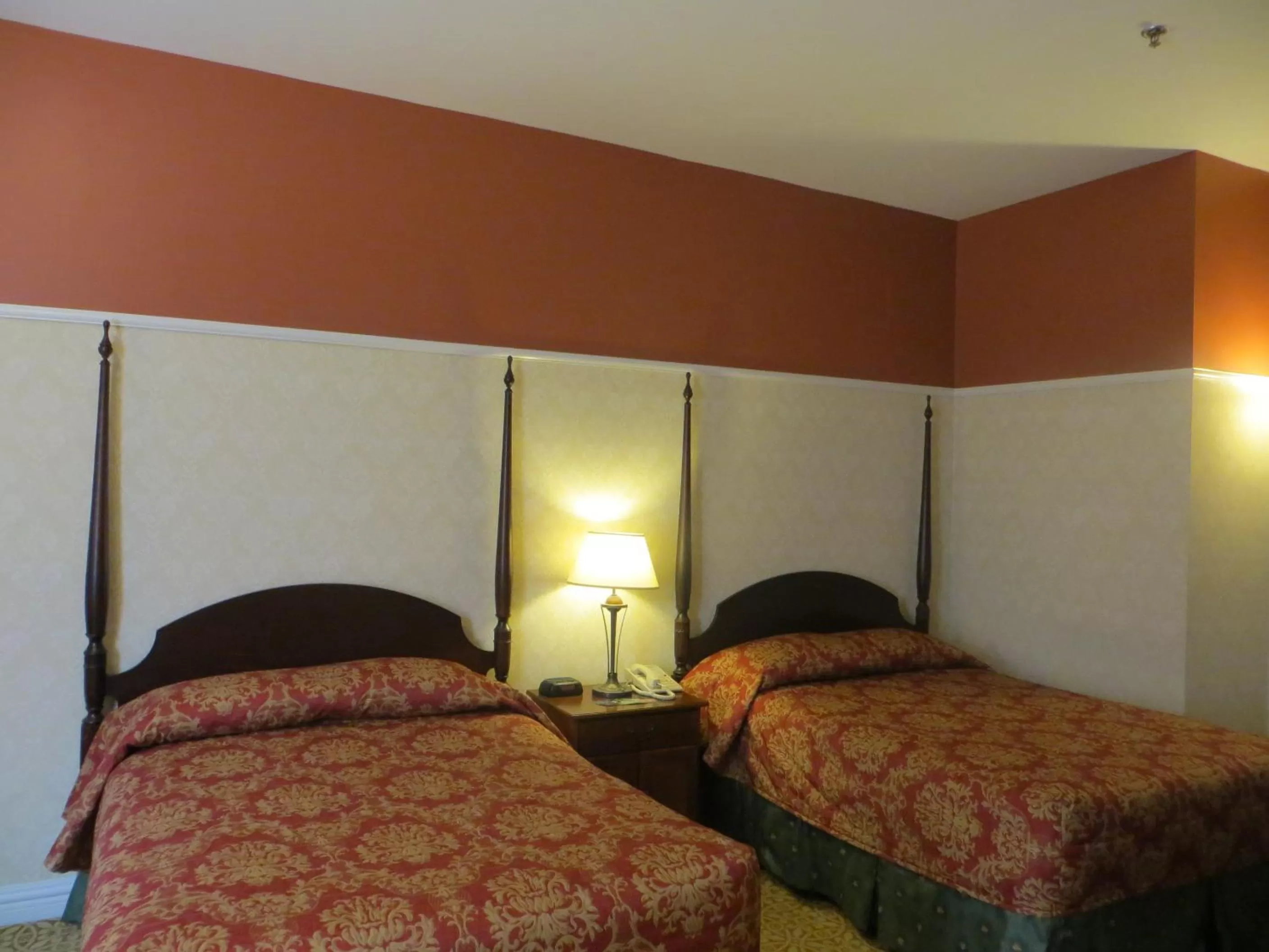 Bed in Carleton of Oak Park