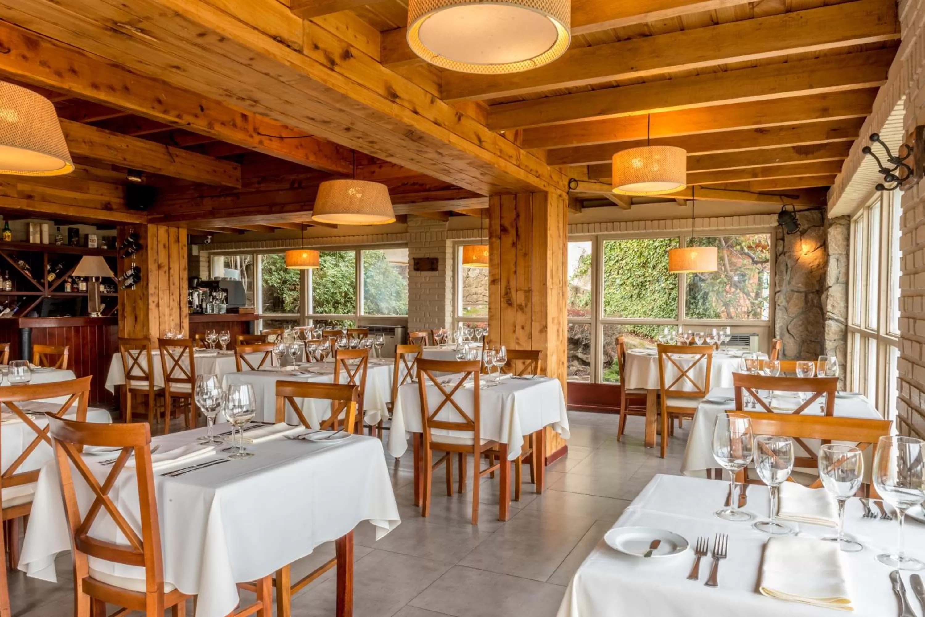 Restaurant/places to eat in Mirador del Lago Hotel