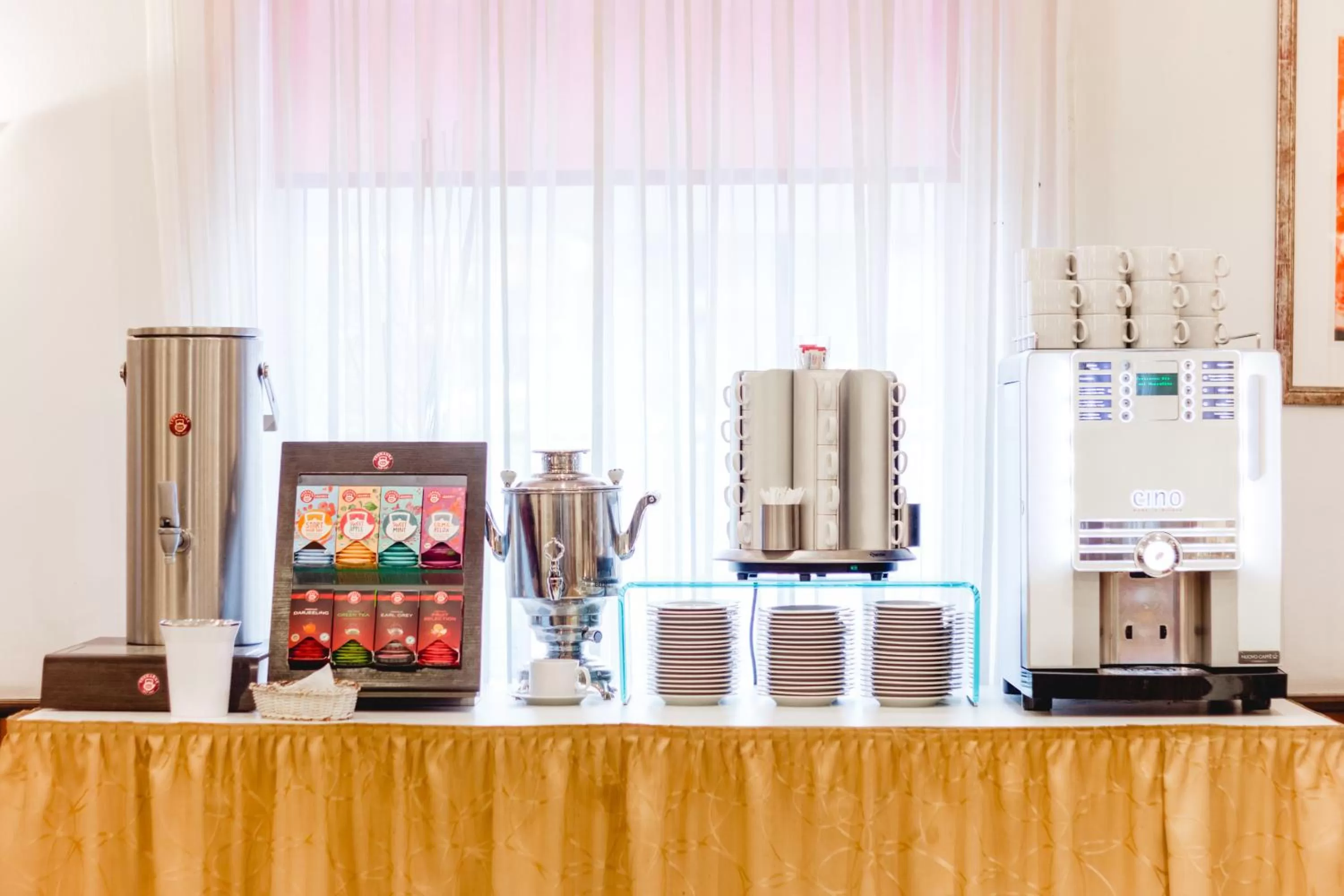 Buffet breakfast in Hotel Allegro Wien