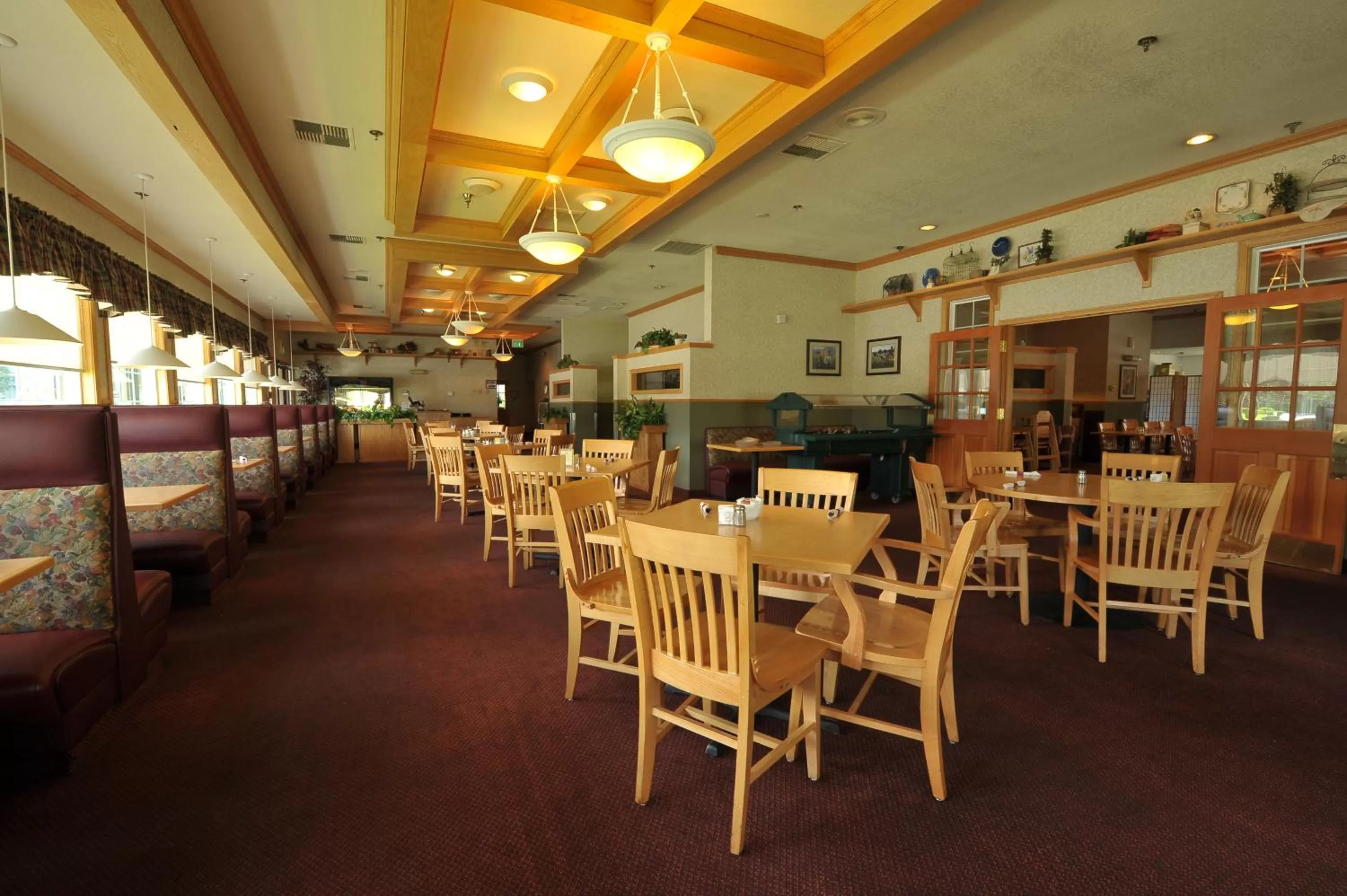 Restaurant/places to eat in Shilo Inn Suites Hotel - Nampa Suites