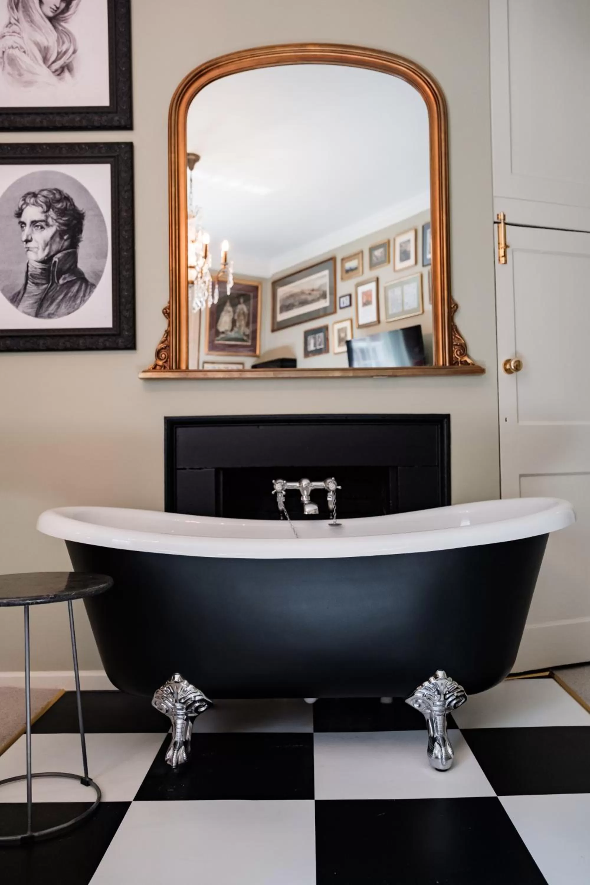 Bathroom in Wykeham Arms