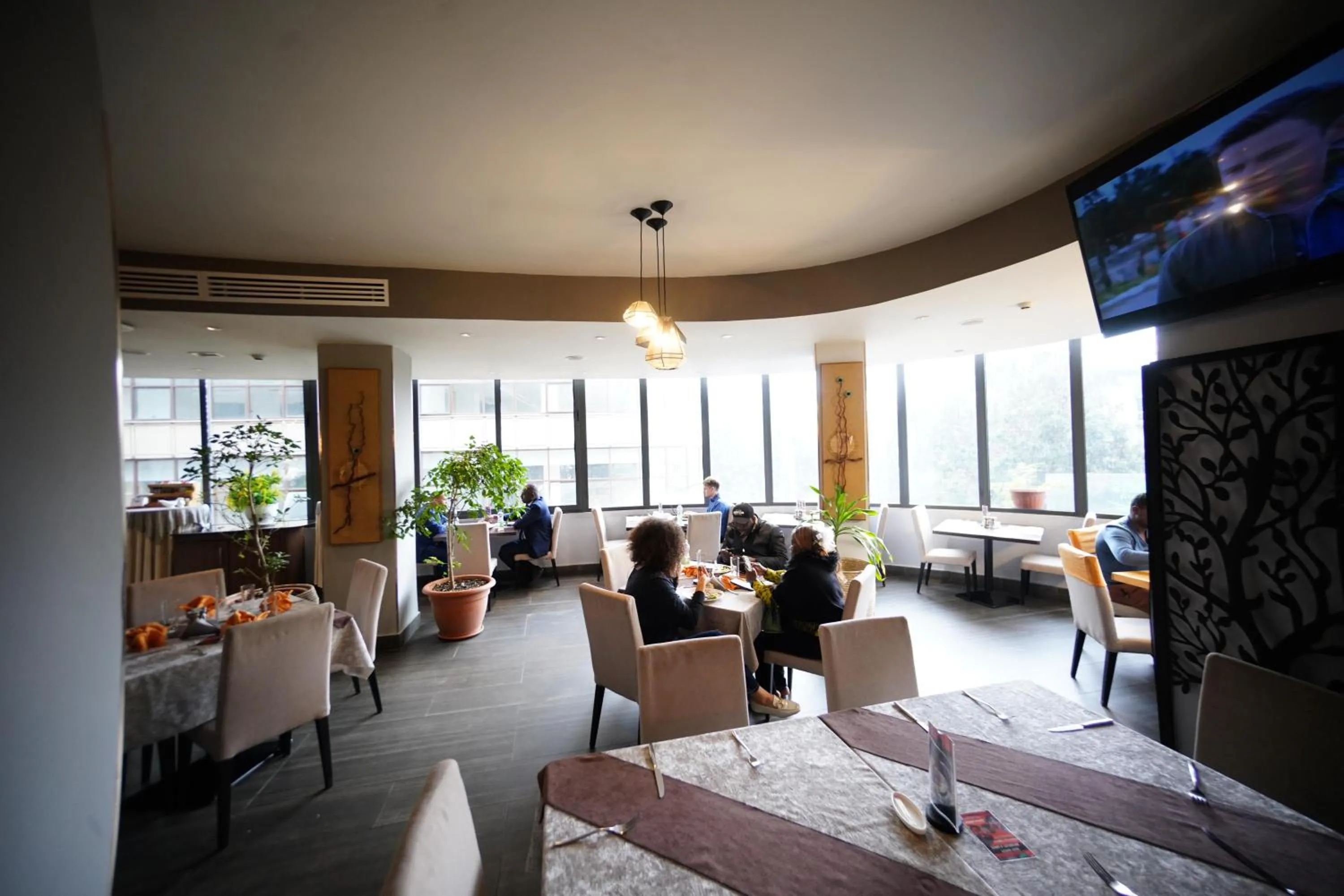 Restaurant/places to eat in Mado Hotel