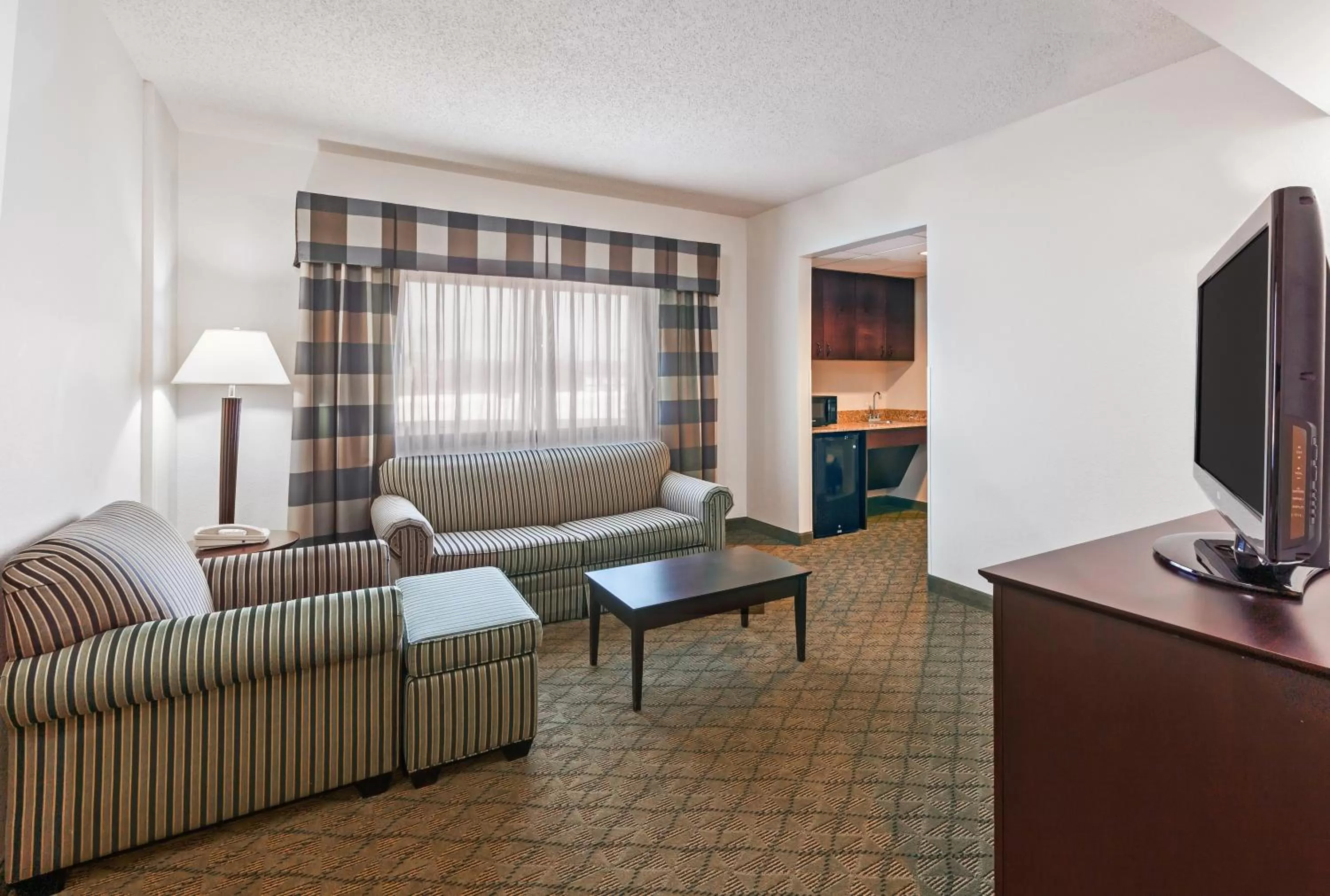 King Suite - Mobility Access/Hearing Accessible in Holiday Inn Springdale-Fayetteville Area, an IHG Hotel