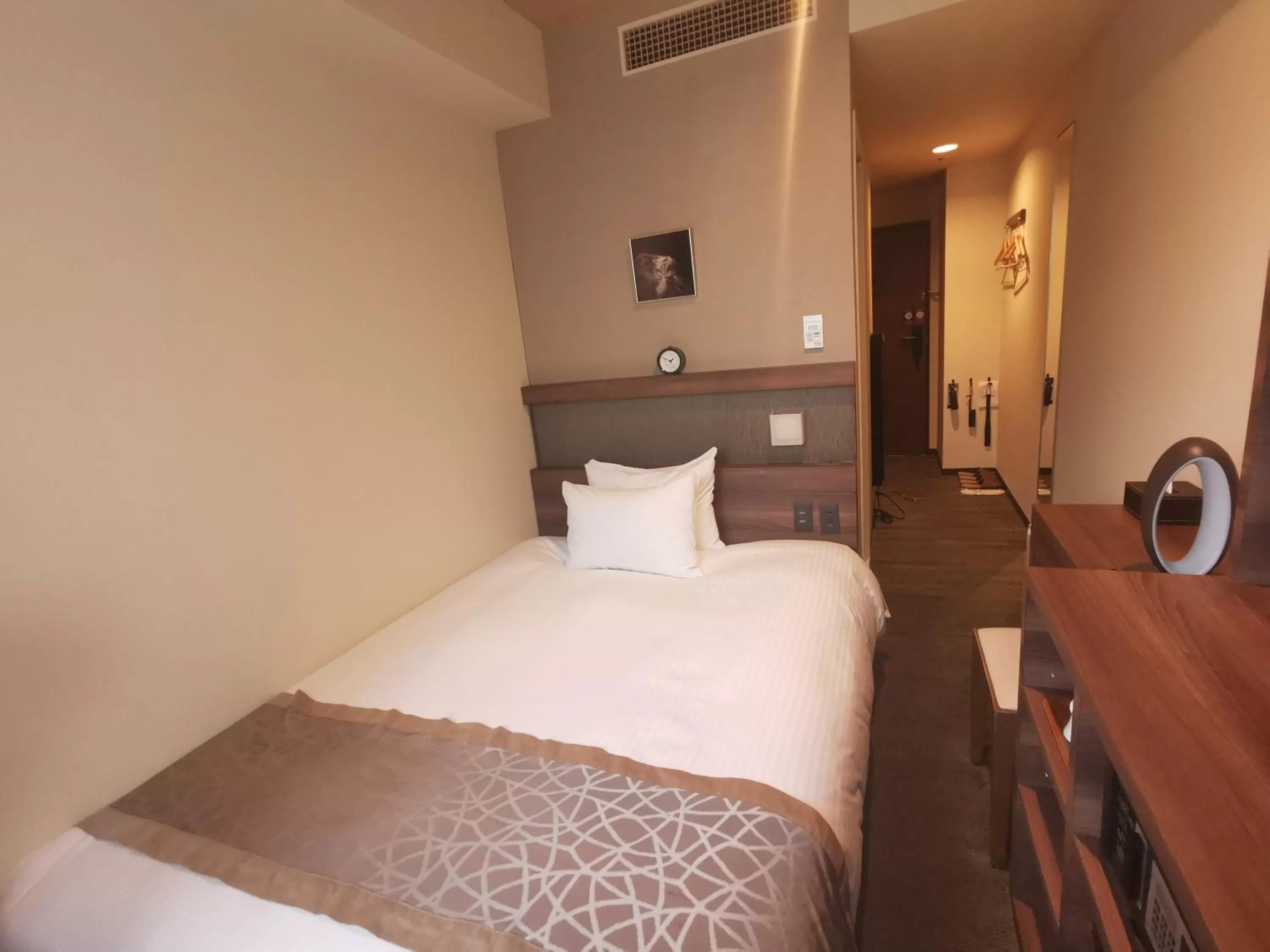 Double Room with Small Double Bed -Smoking in Hotel Keihan Yodoyabashi