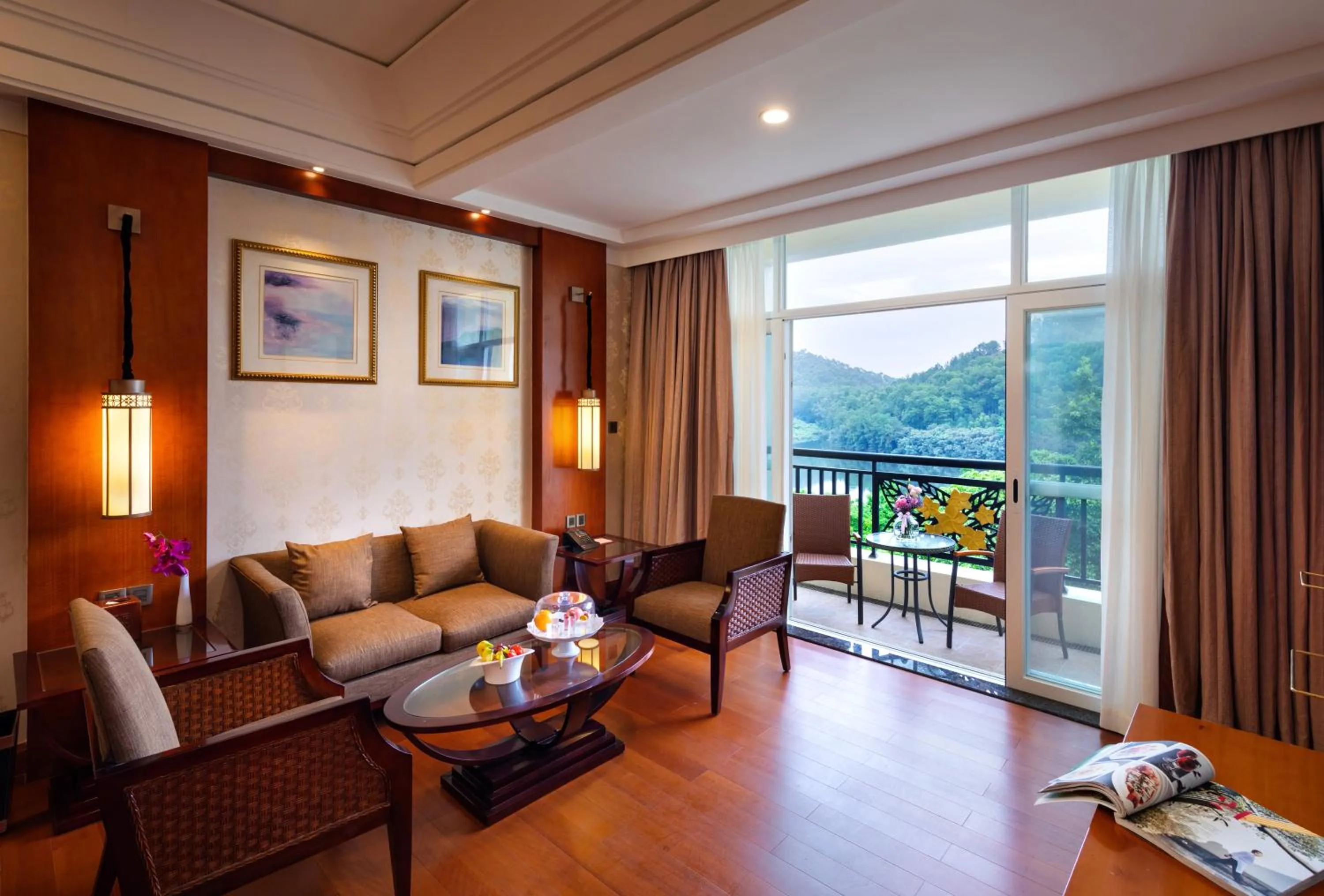 Living room in Good View Hotel Tangxia - 15 mins drive from Dongguan South Railway Station