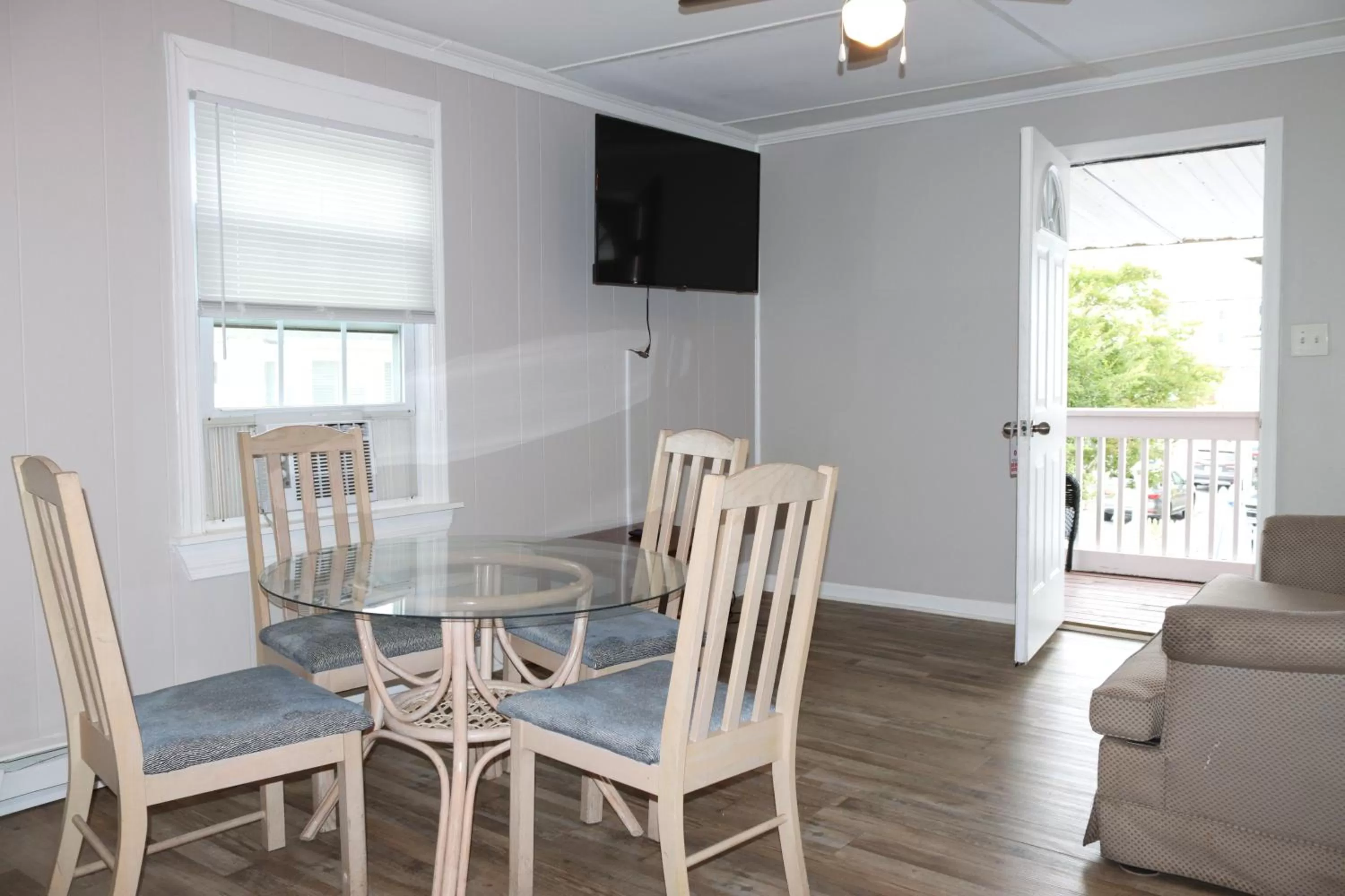 Living room in The Burgundy Inn Hotel and Apartments