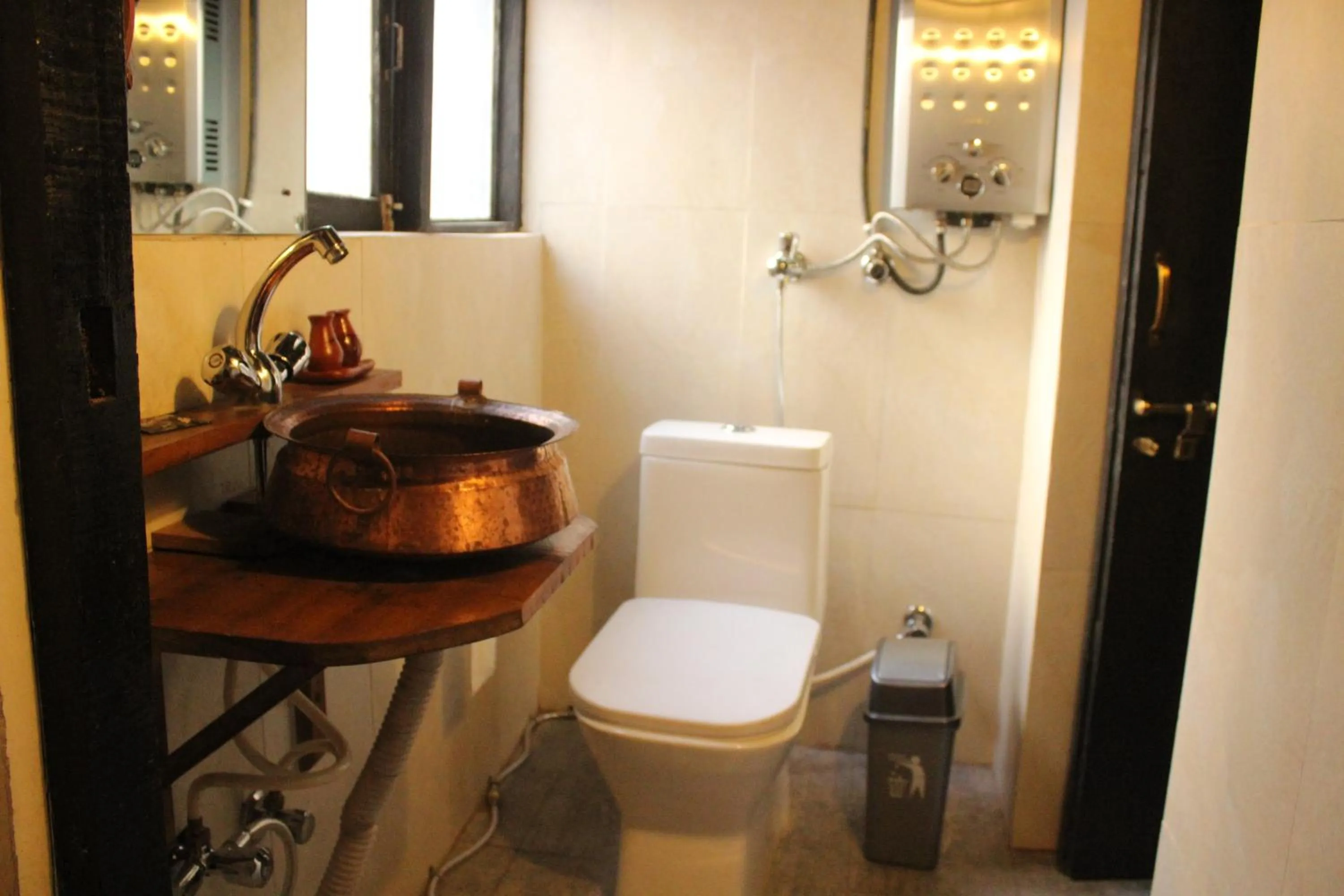 Toilet in Hira Guest House