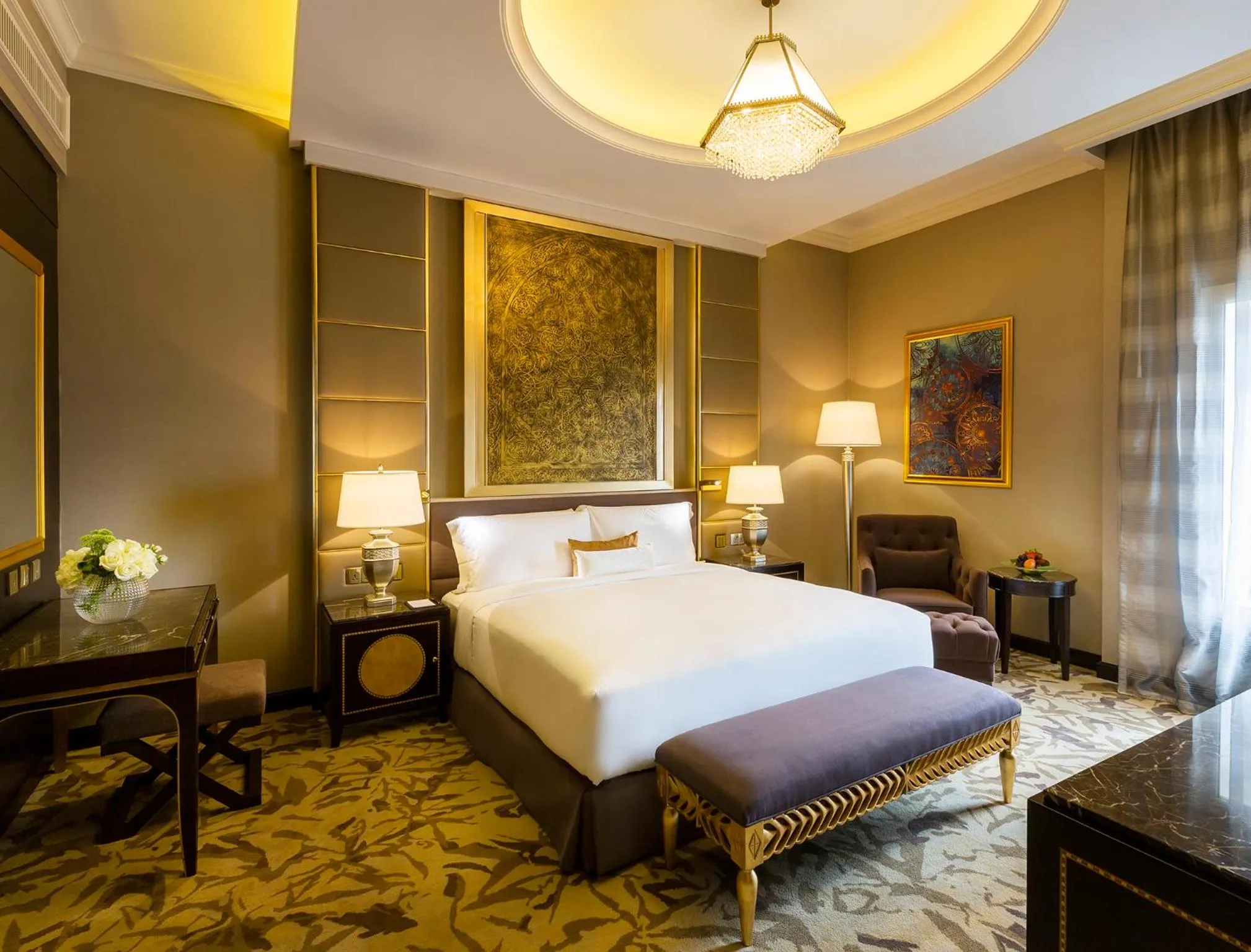 Bedroom, Bed in Ezdan Palace Hotel