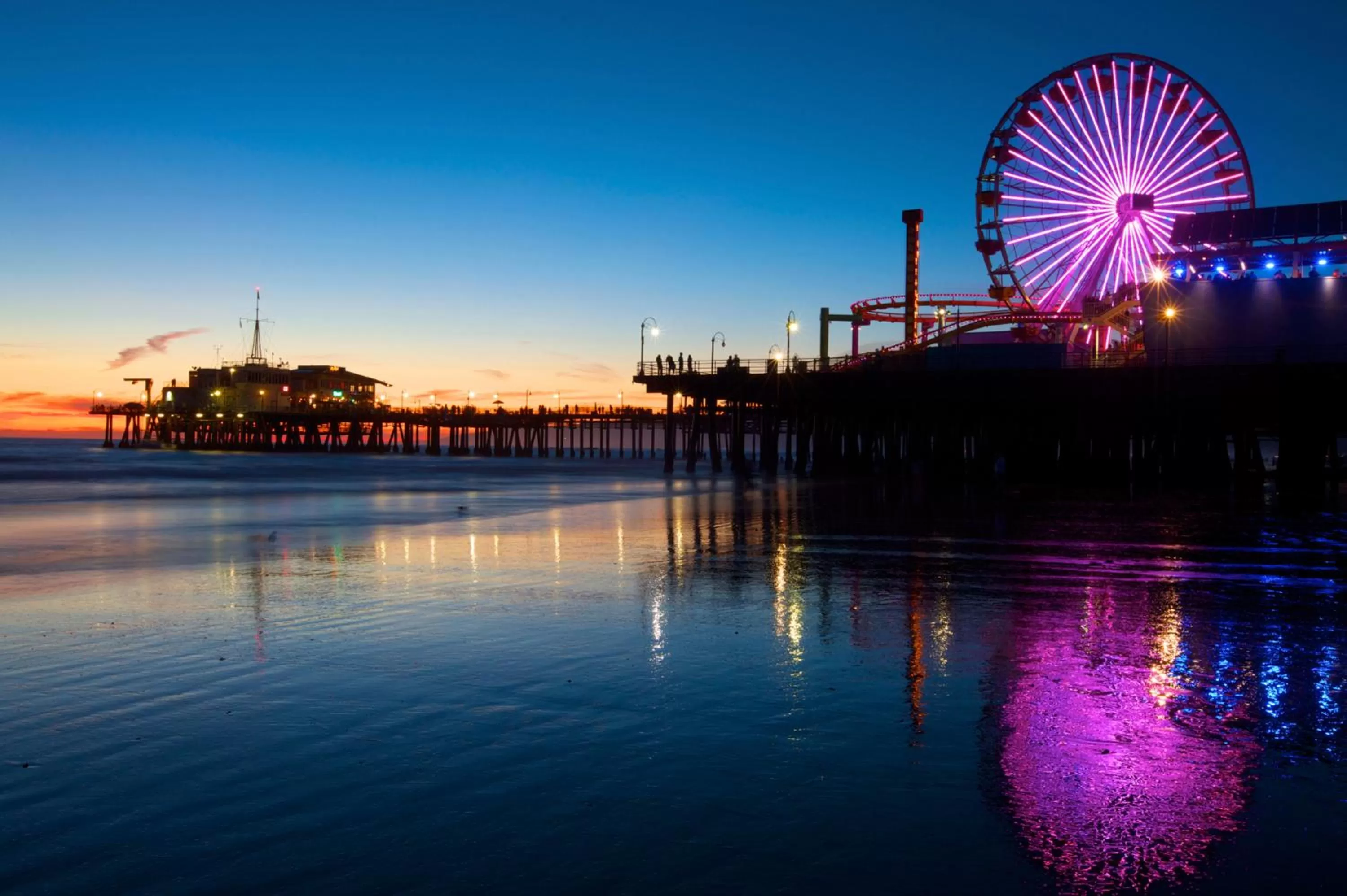 Swimming pool in American Inn Downey