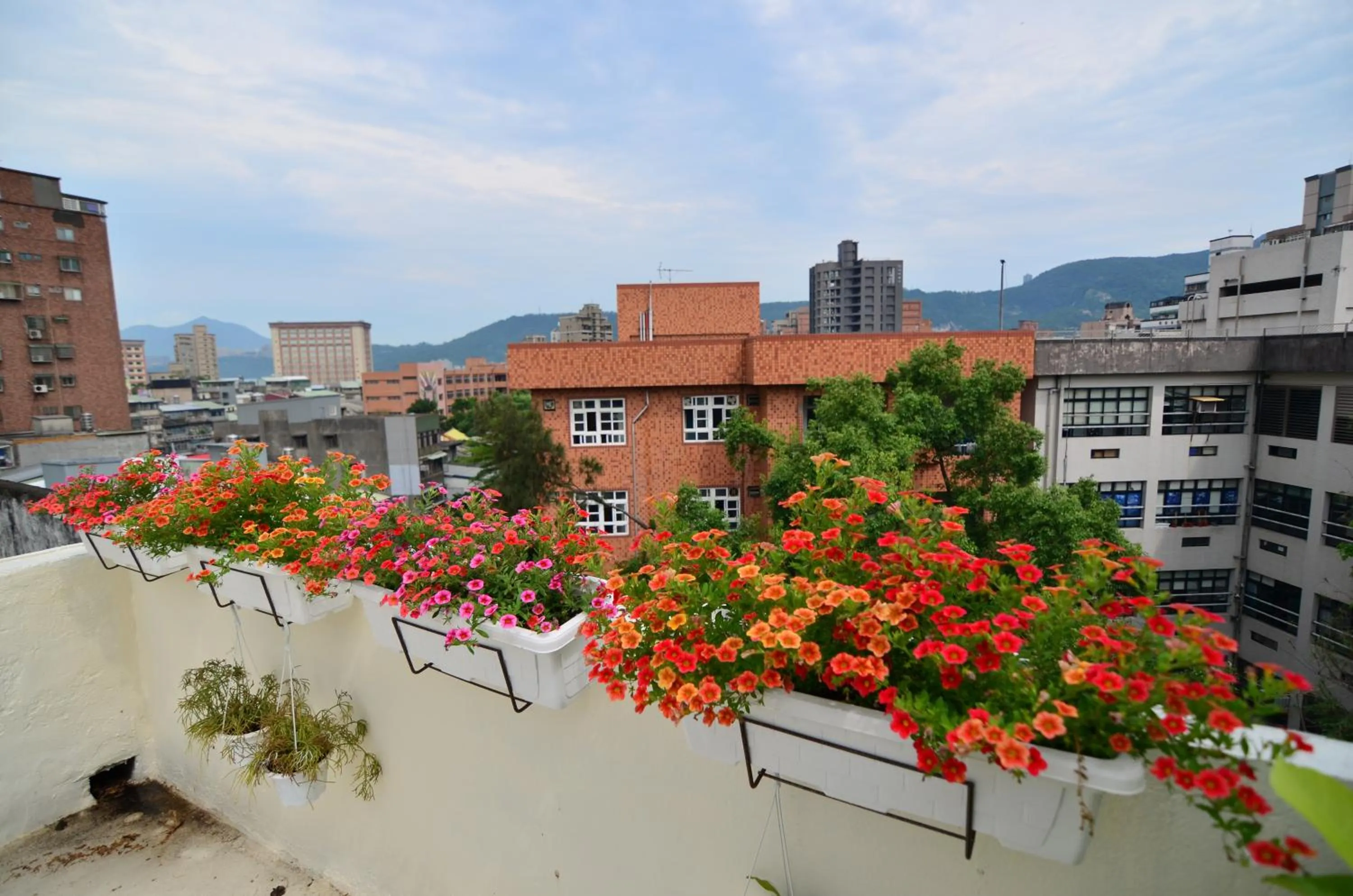 Balcony/Terrace in On My Way - Taipei Hostel