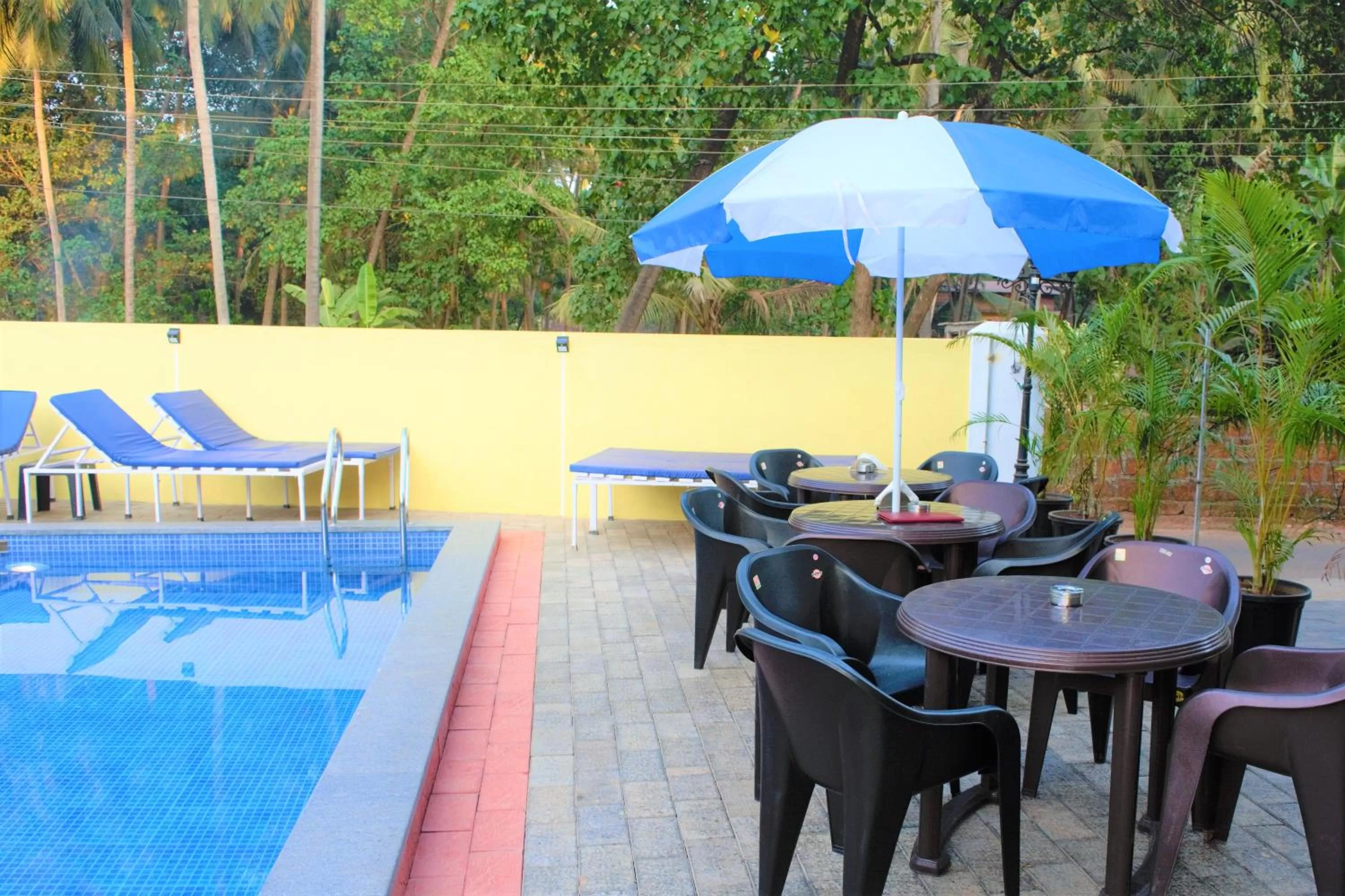 Pool view in Sonikas Leisure