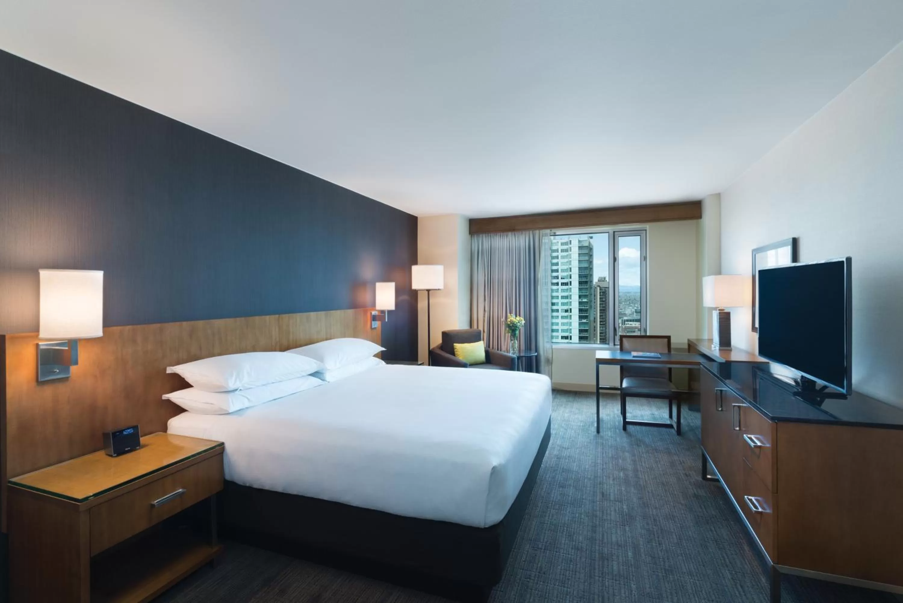 King Room with Accessible Shower - Disability Access in Hyatt Regency Denver at Colorado Convention Center