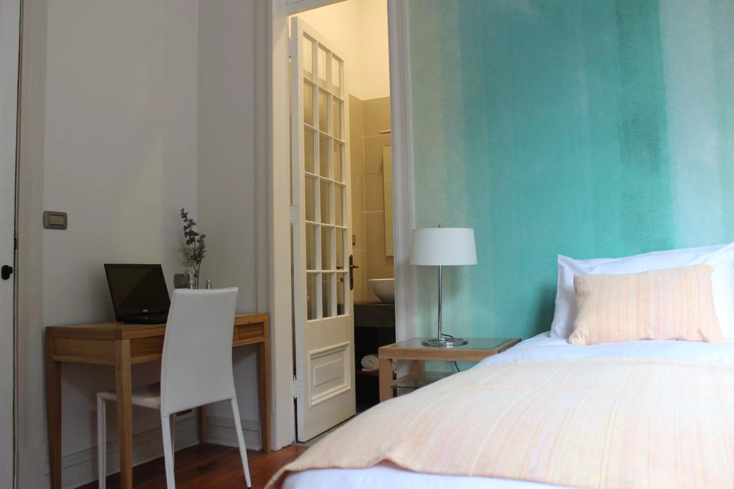 Seating area, Bed in Matildas Hotel Boutique