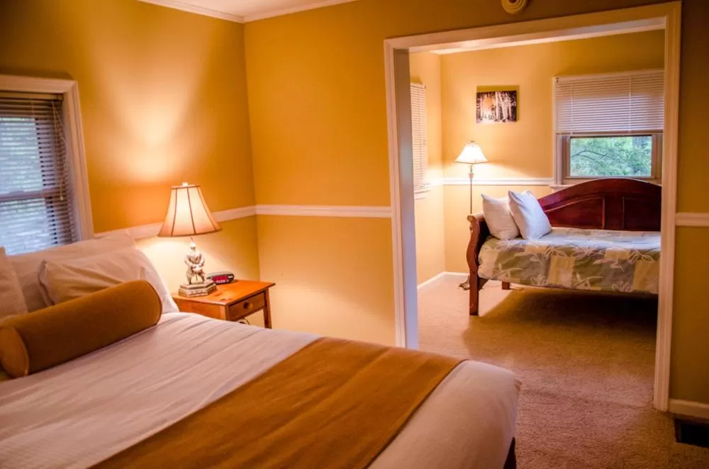 Bed in Asheville Cabins of Willow Winds