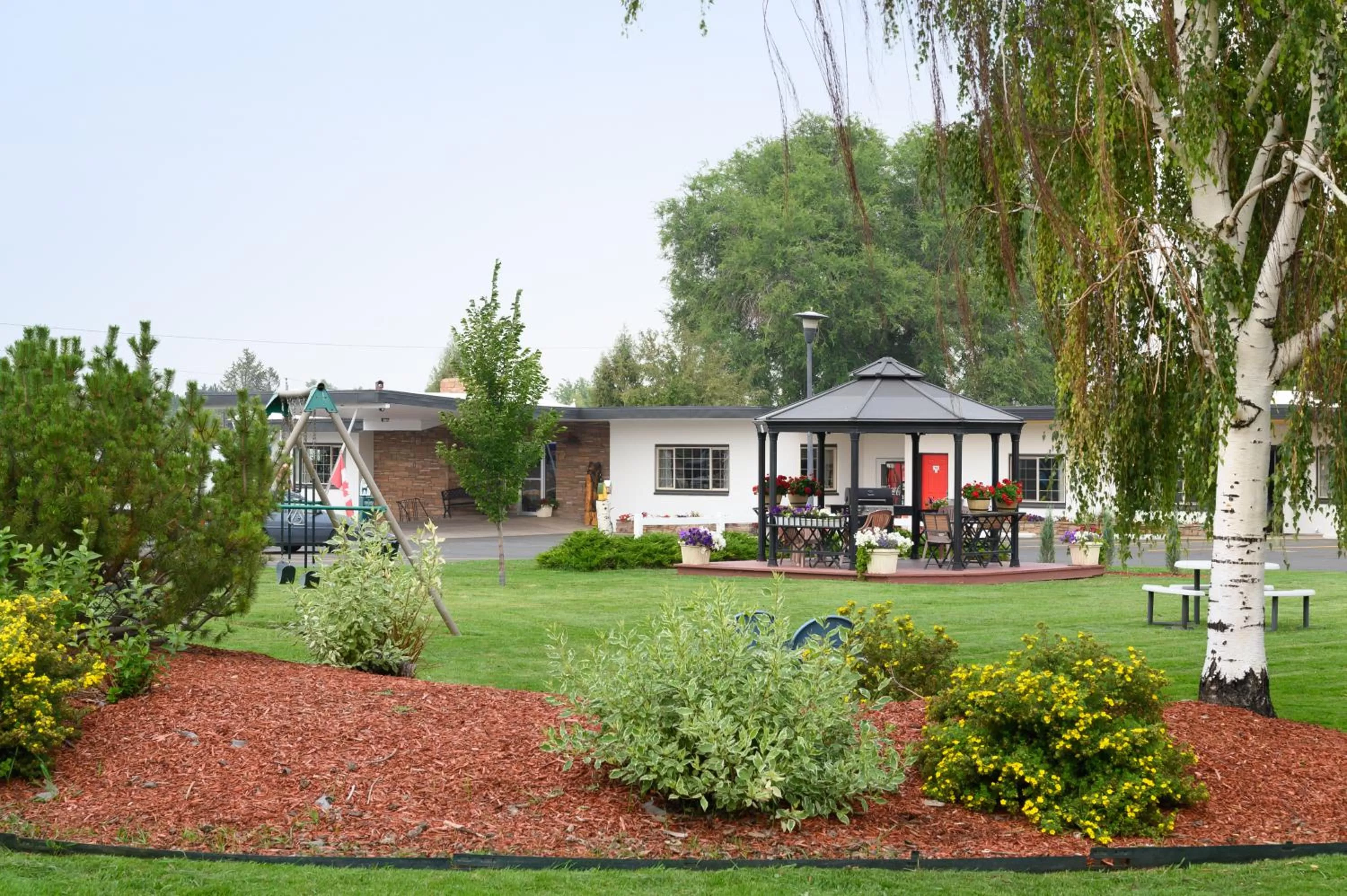 Garden in Sapphire Motel Midtown Bozeman