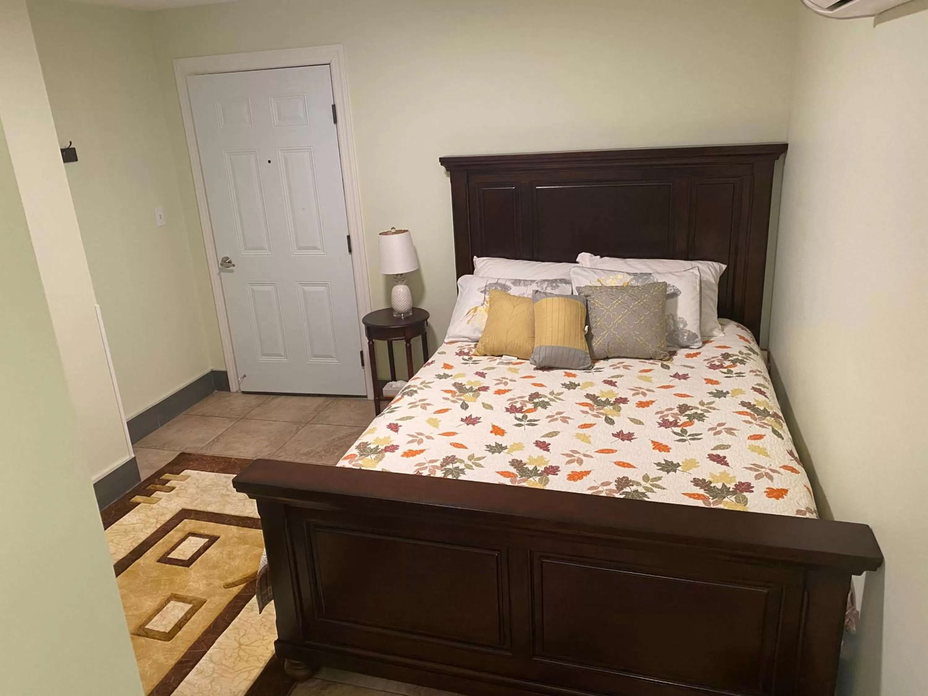 Bed in Cold Spring Hotel