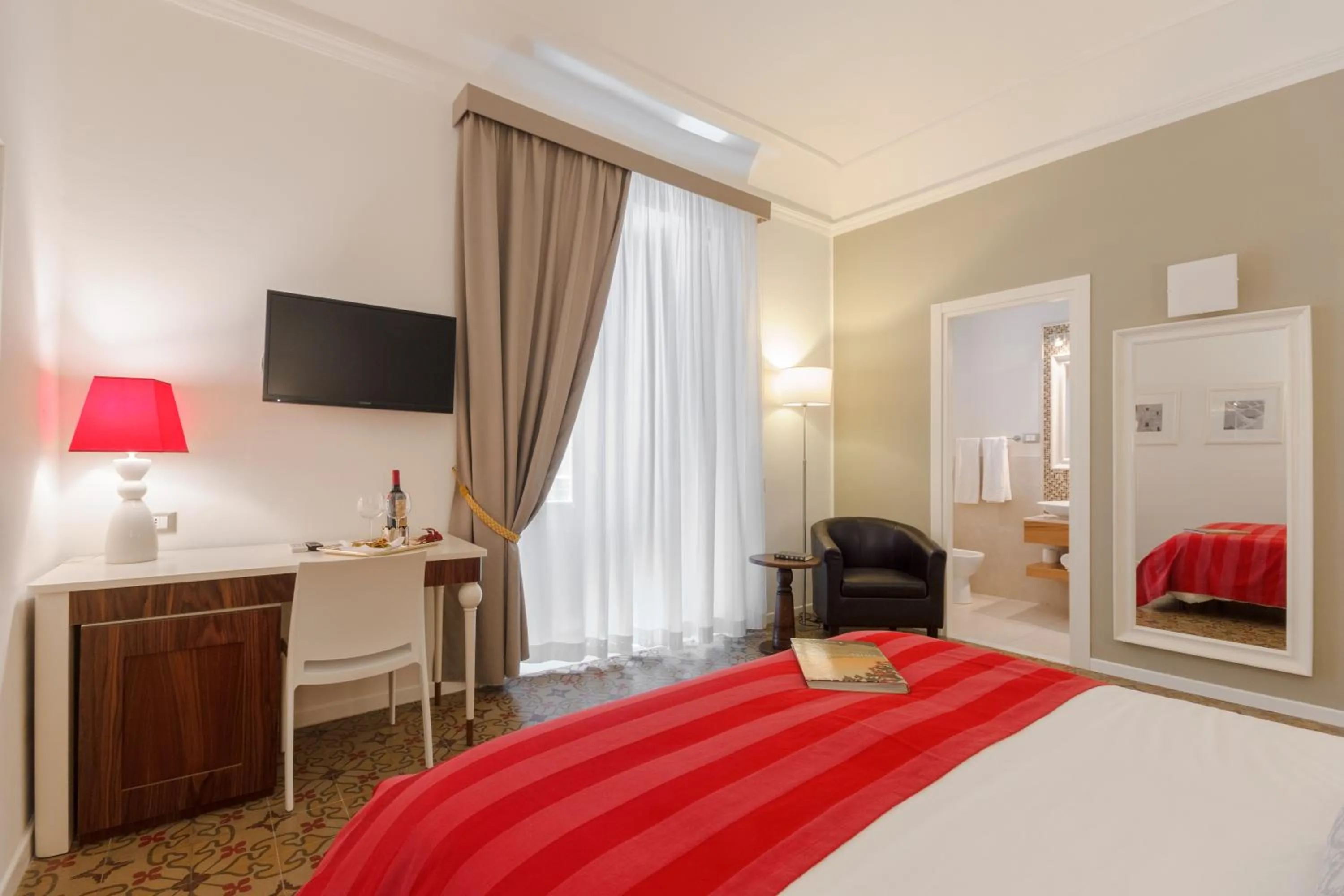 Decorative detail, Bed in Hotel Moderno