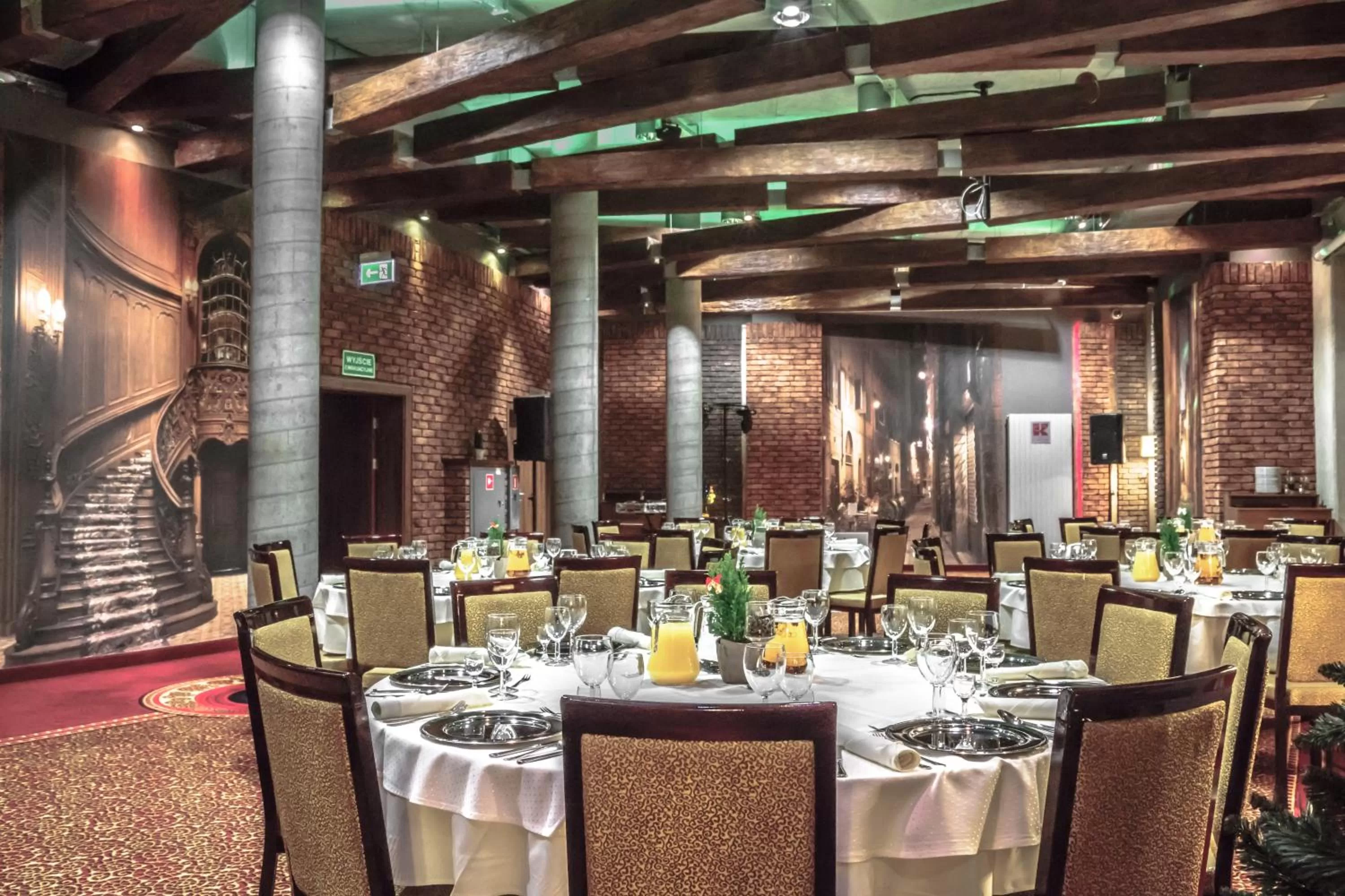 Restaurant/places to eat in Hotel Esperanto