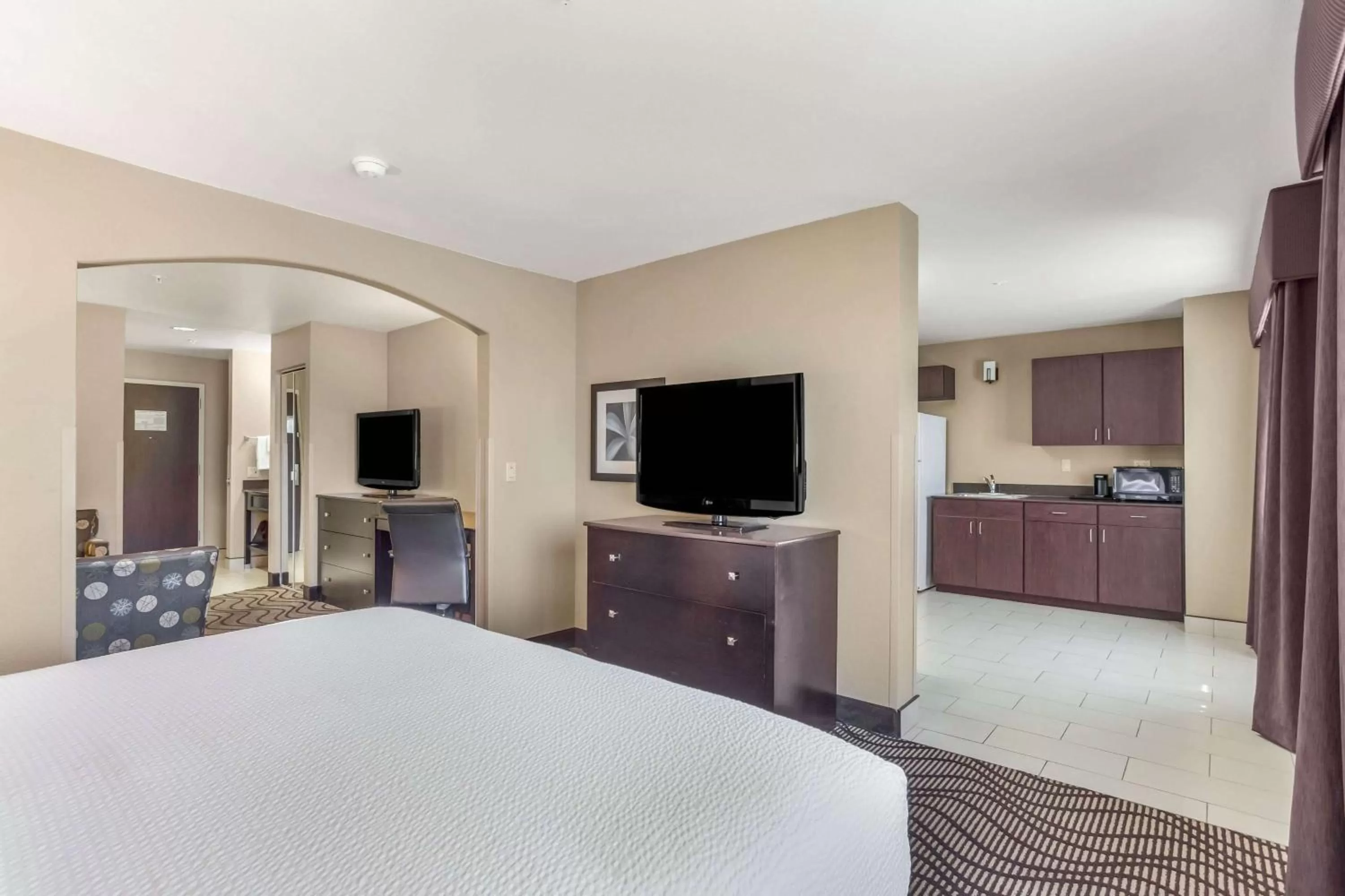 Photo of the whole room, Bed in La Quinta by Wyndham Meridian / Boise West