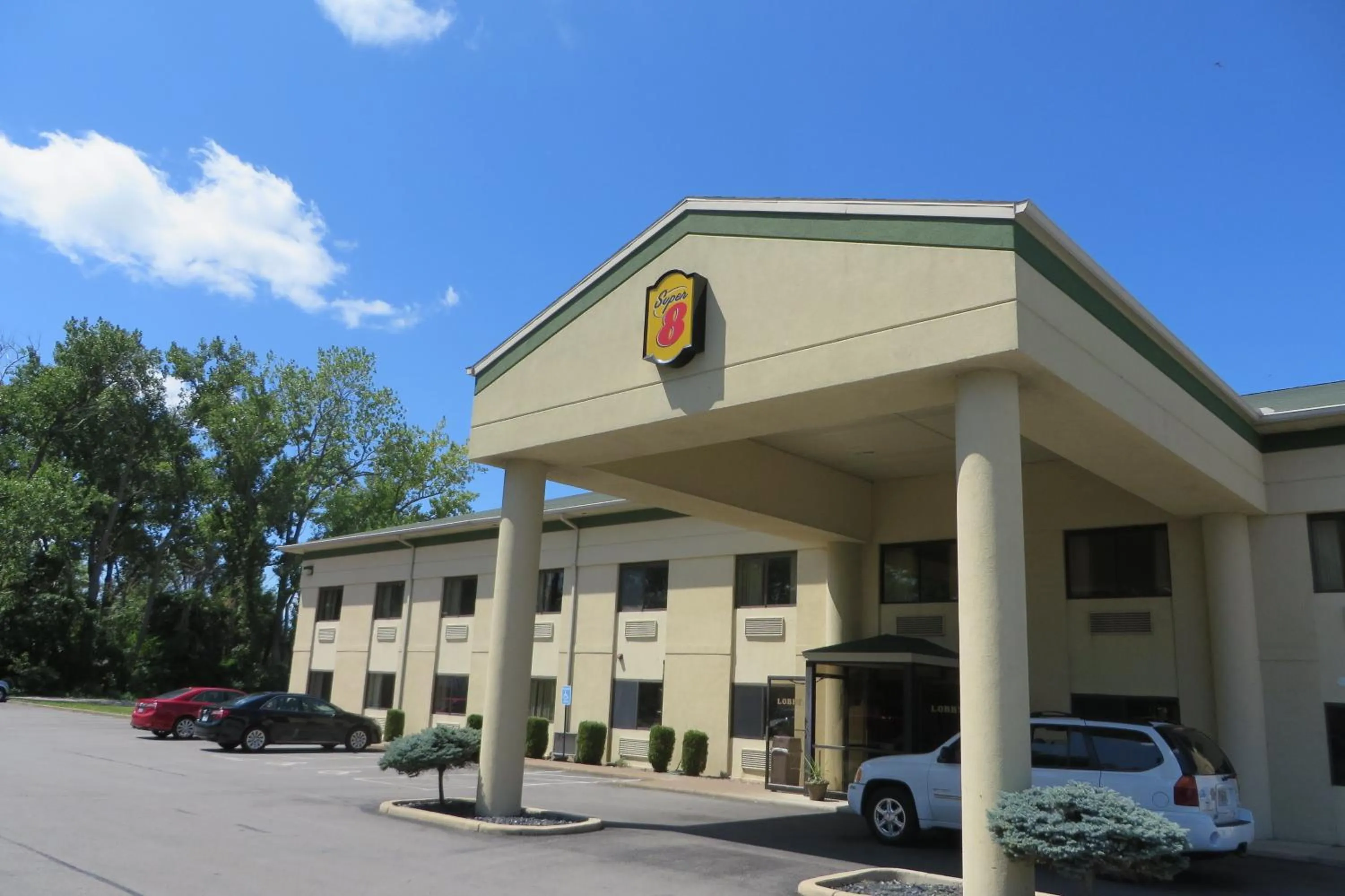 Property building in Super 8 by Wyndham Port Clinton