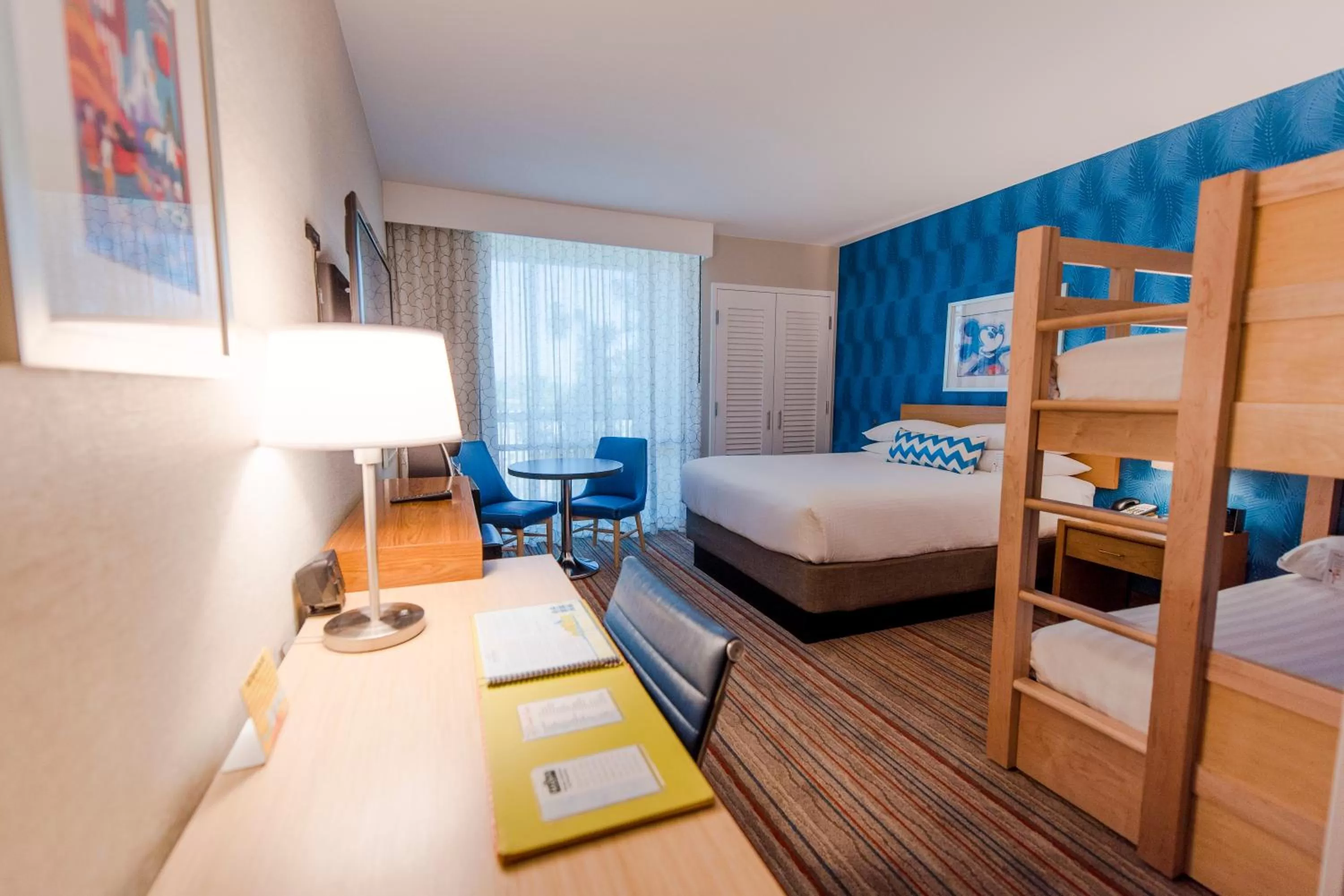 Bed in Howard Johnson by Wyndham Anaheim Hotel & Water Playground