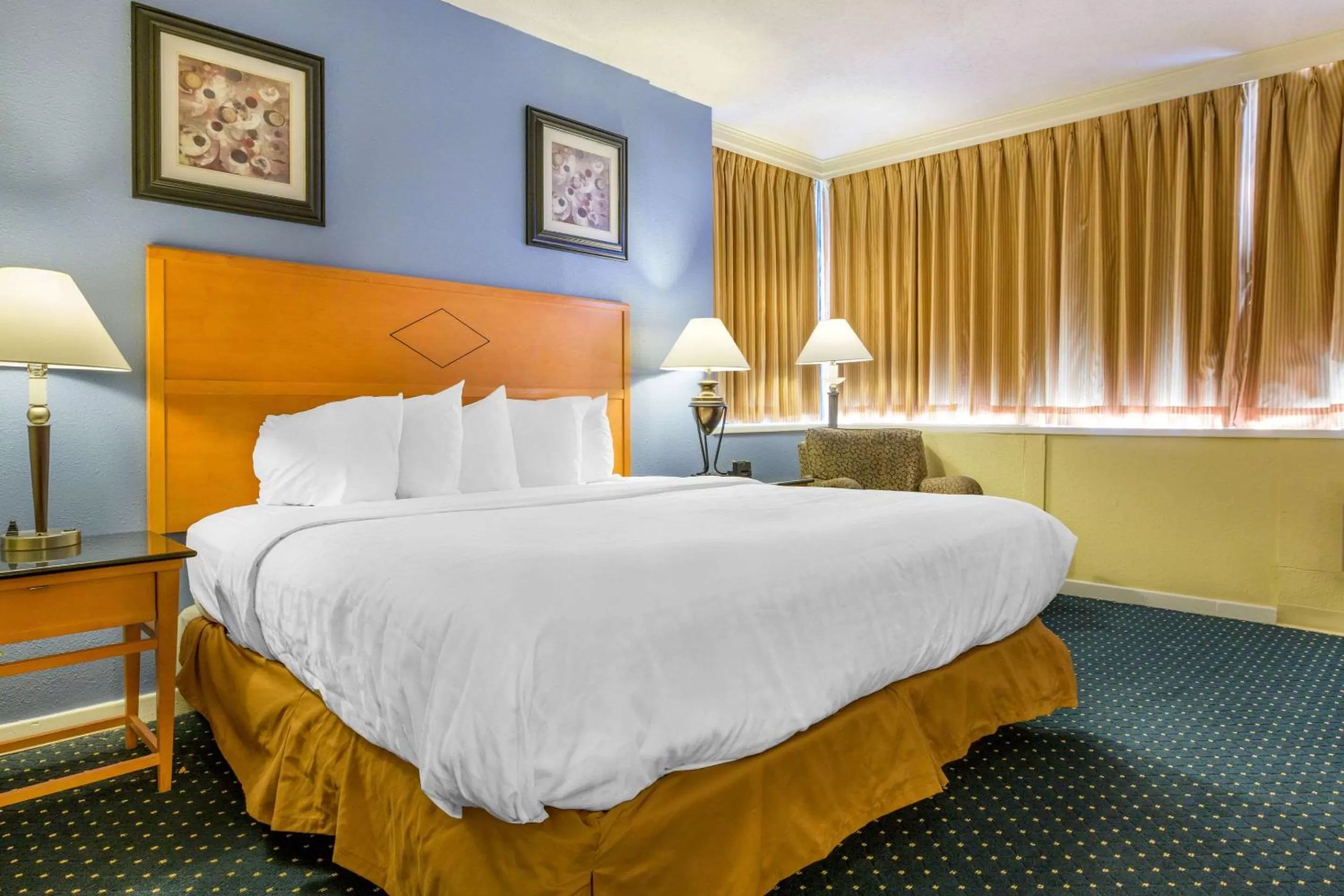 Photo of the whole room, Bed in Days Inn & Suites by Wyndham Lebanon PA