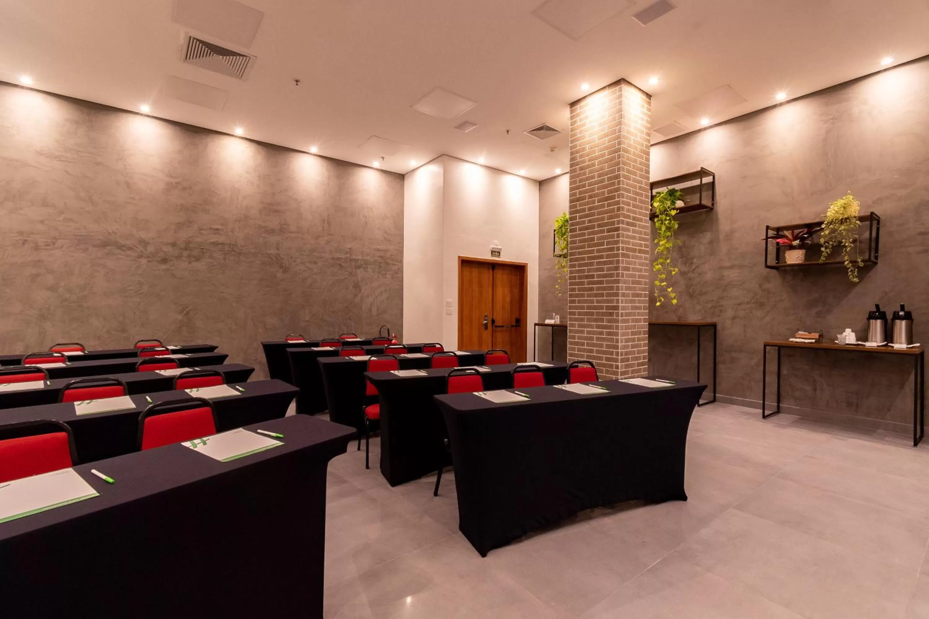 Meeting/conference room in Holiday Inn Manaus by IHG