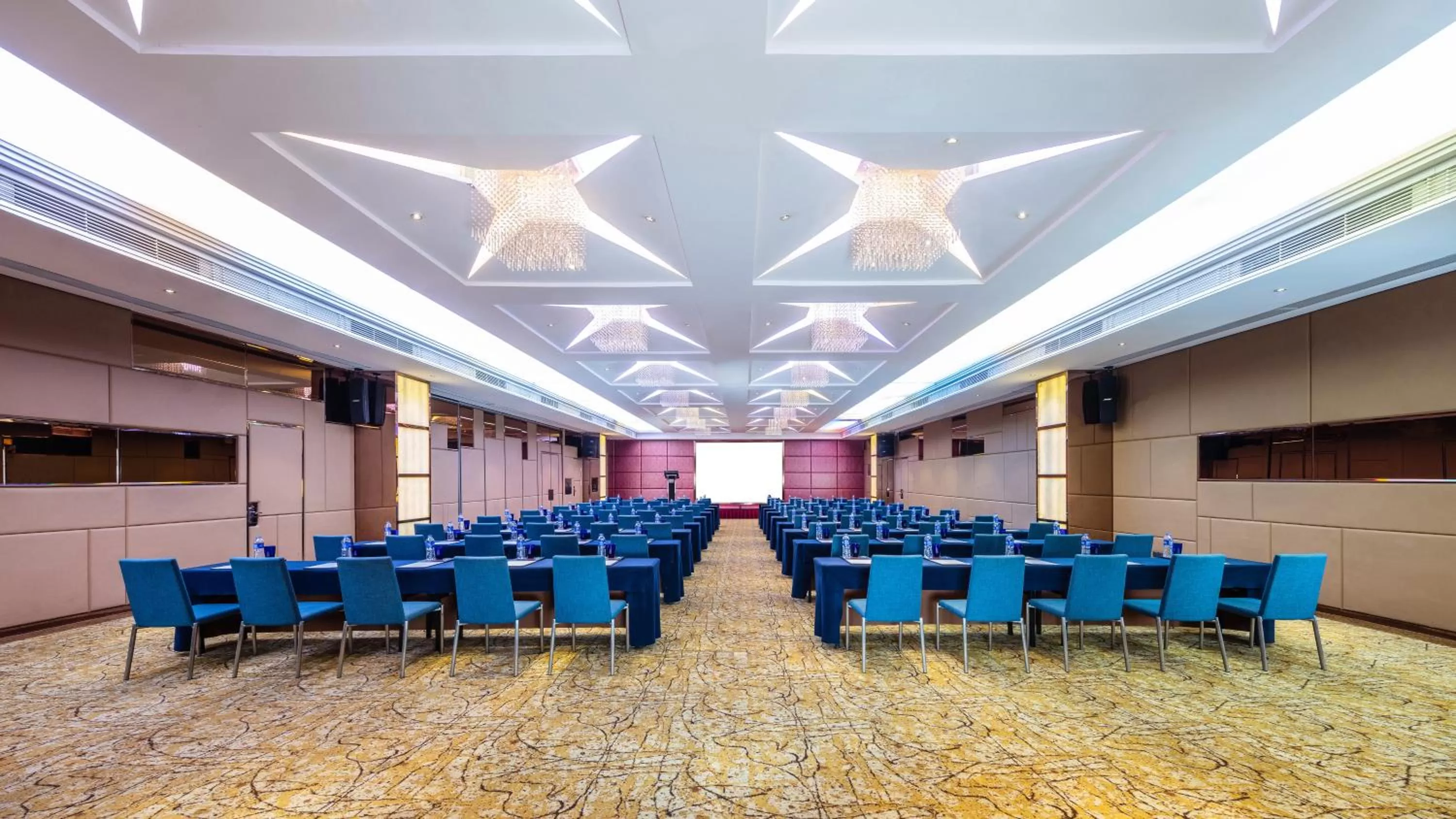 Meeting/conference room in Crowne Plaza Foshan by IHG