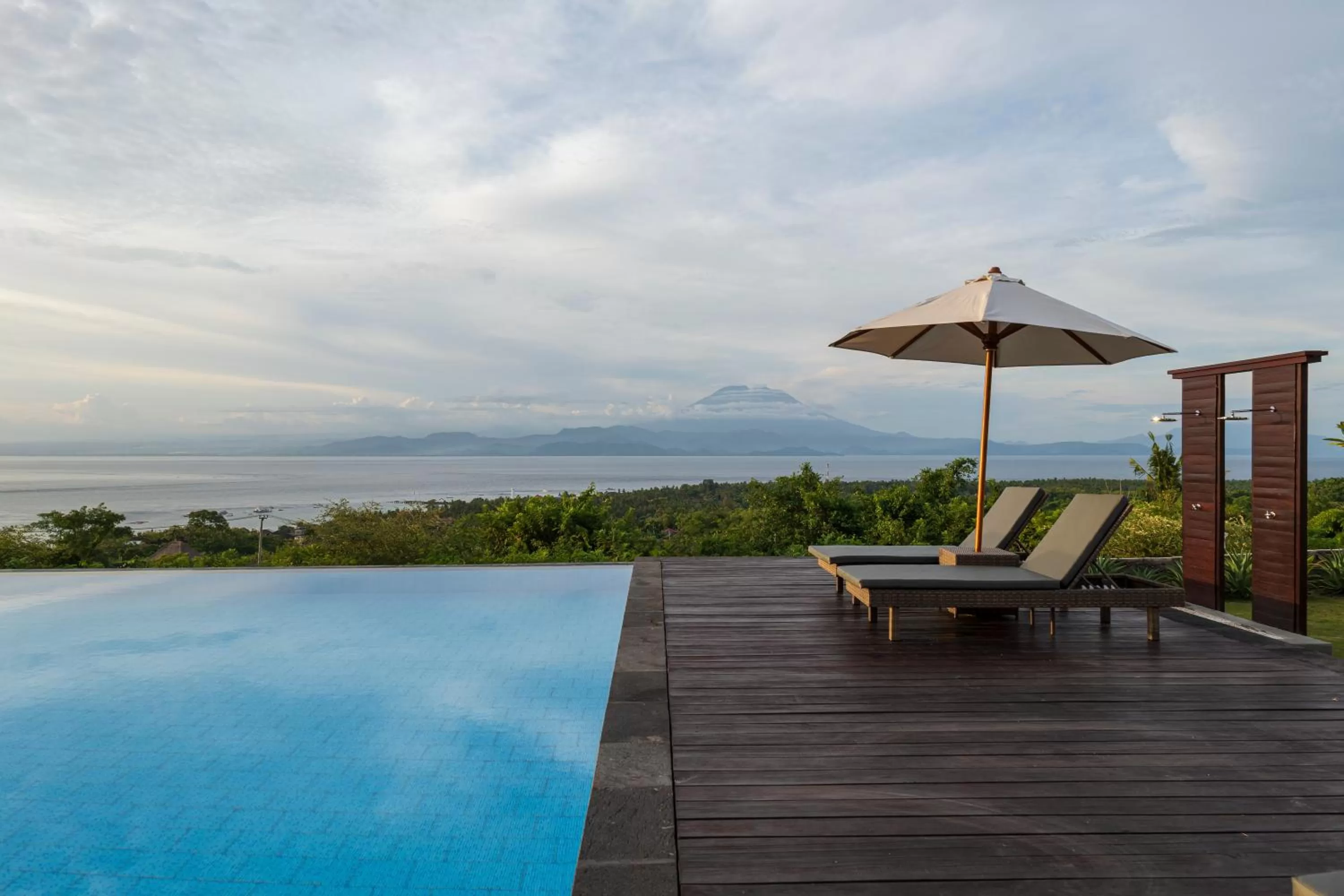Swimming pool in Semabu Hills Hotel Nusa Penida
