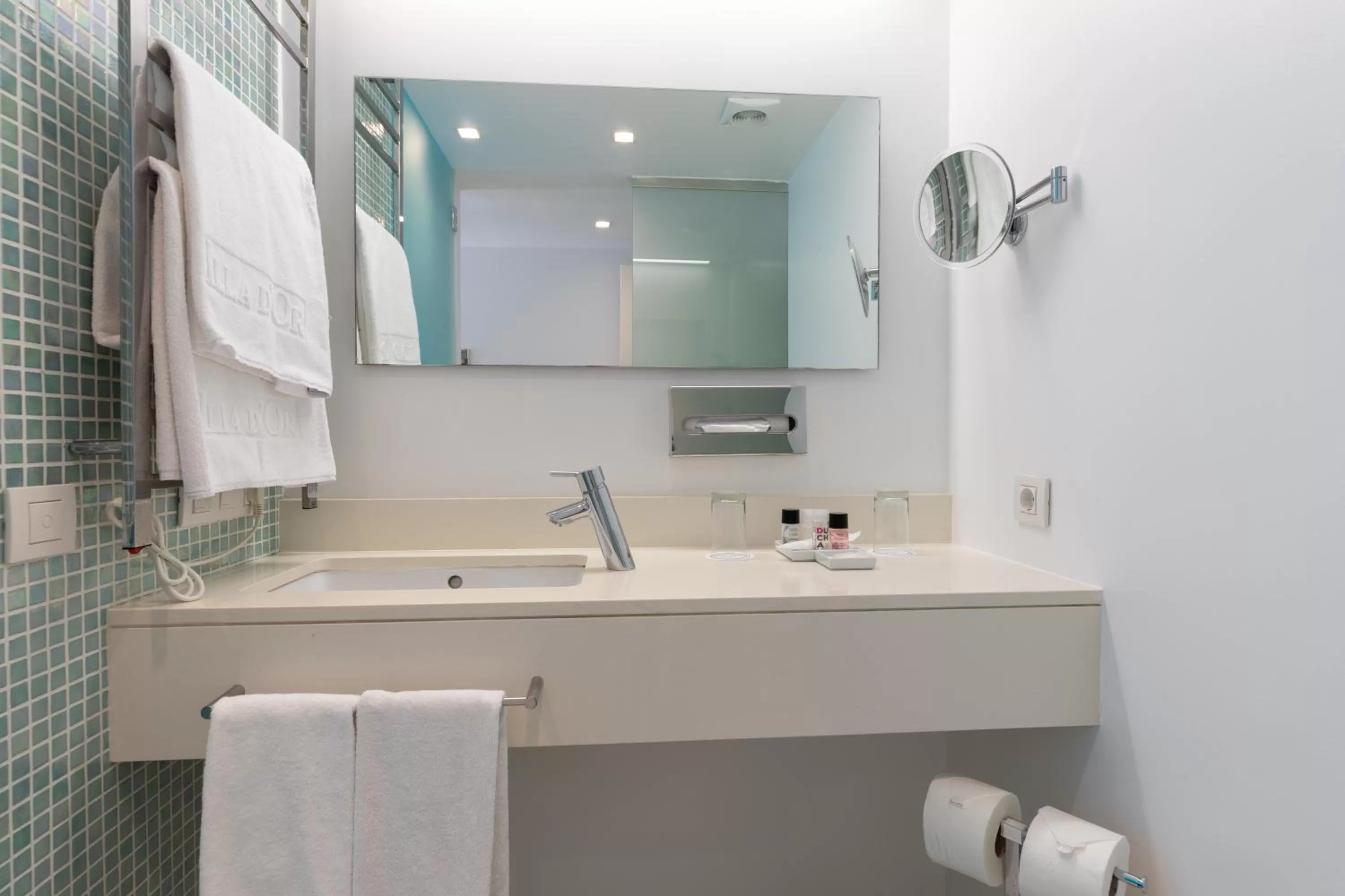 Toilet in Hotel Illa d'Or & Club Apts 4* Sup