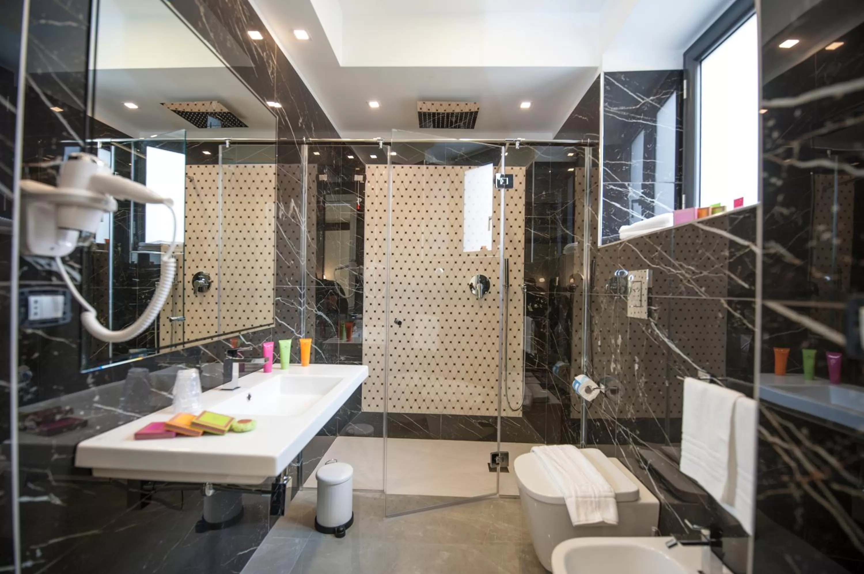 Shower in Palazzo Firenze