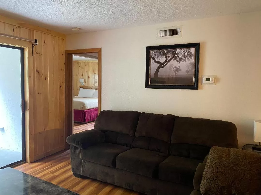 Zoders Inn and Suites