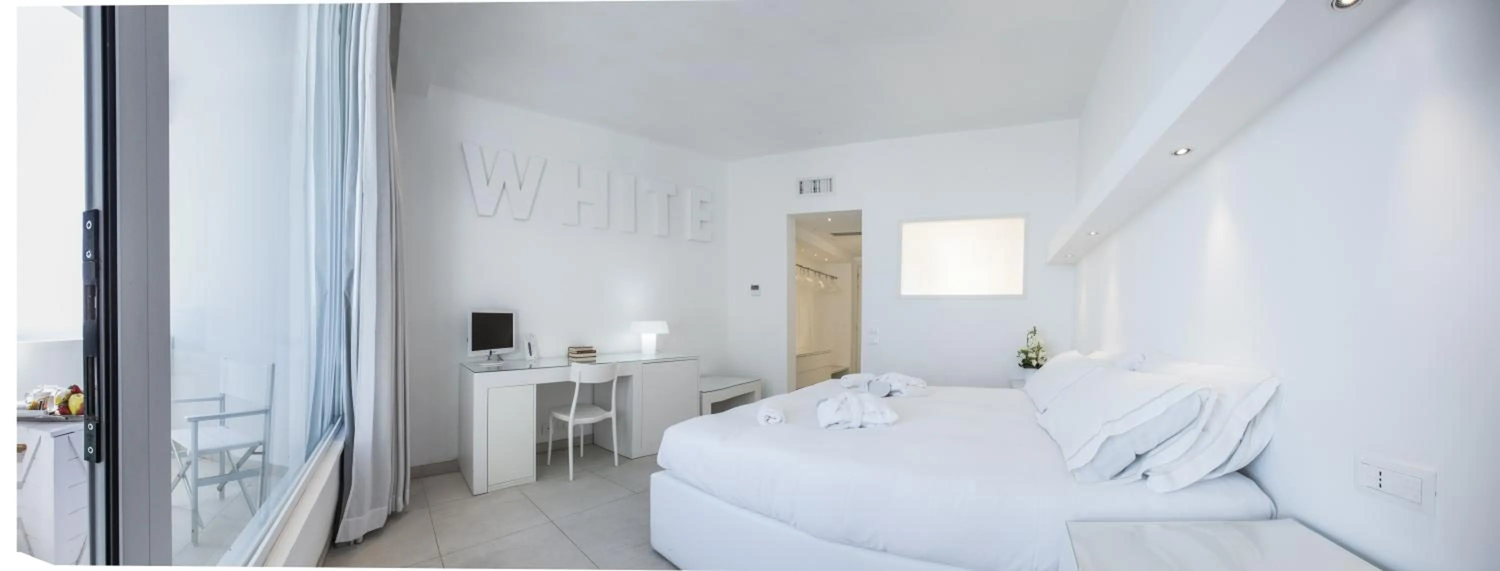 TV and multimedia, Bed in Grand Hotel Costa Brada