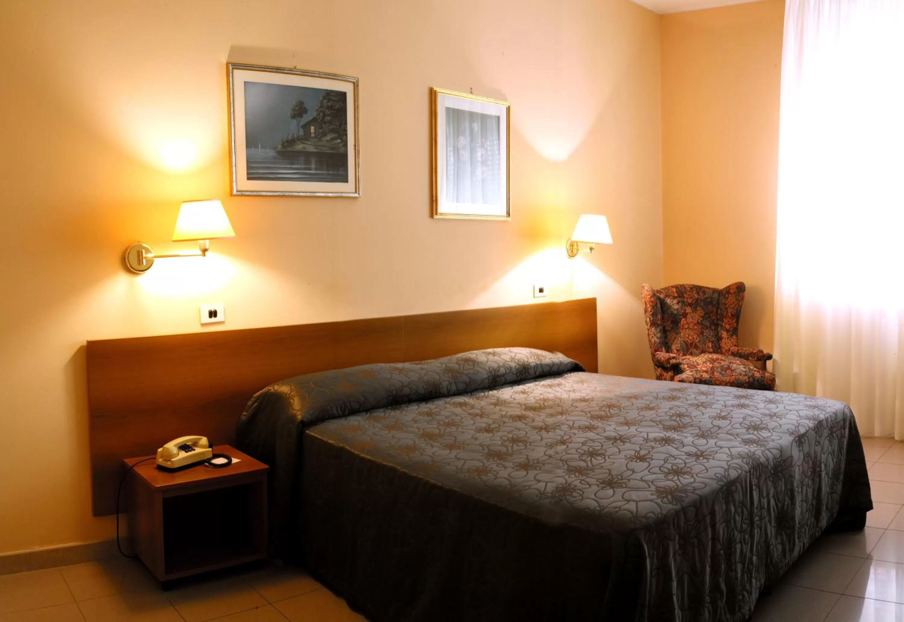 Photo of the whole room, Bed in Hotel Plaza