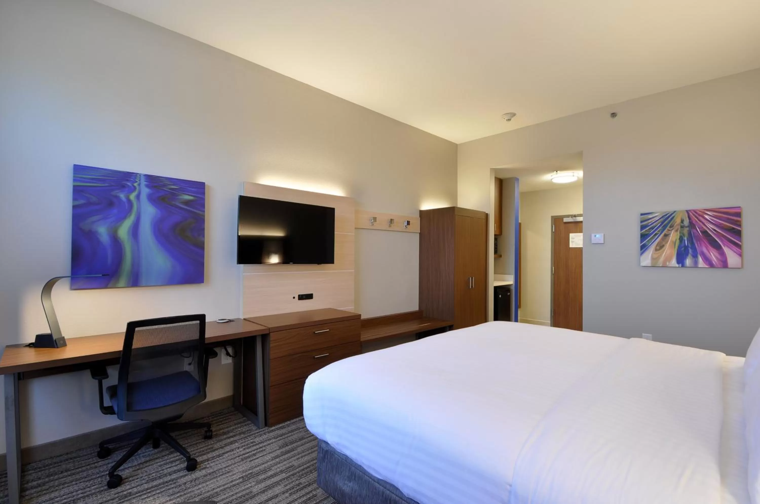 Photo of the whole room, Bed in Holiday Inn Express Quantico - Stafford by IHG