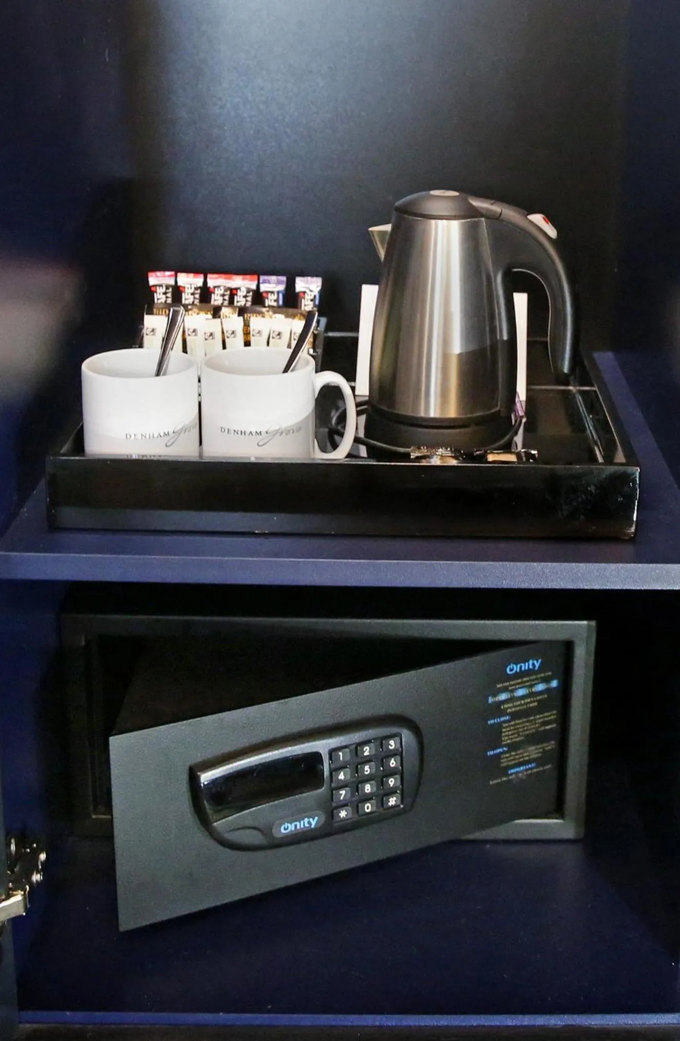 Coffee/tea facilities in Denham Grove