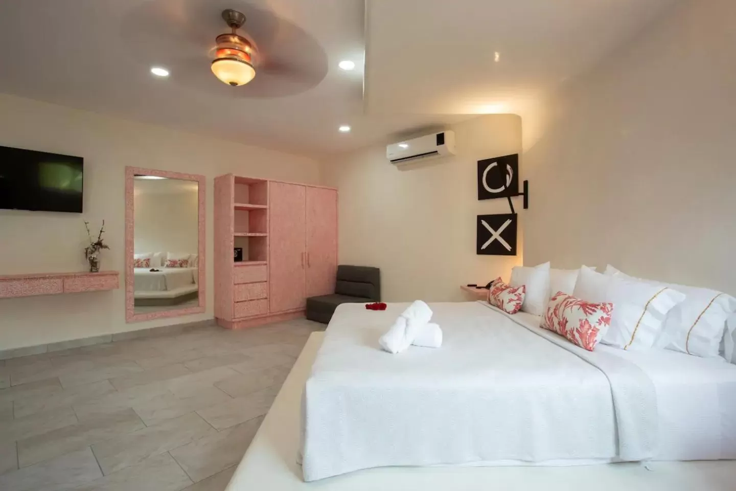 Bed in Casa Kaoba Hotel & Suites