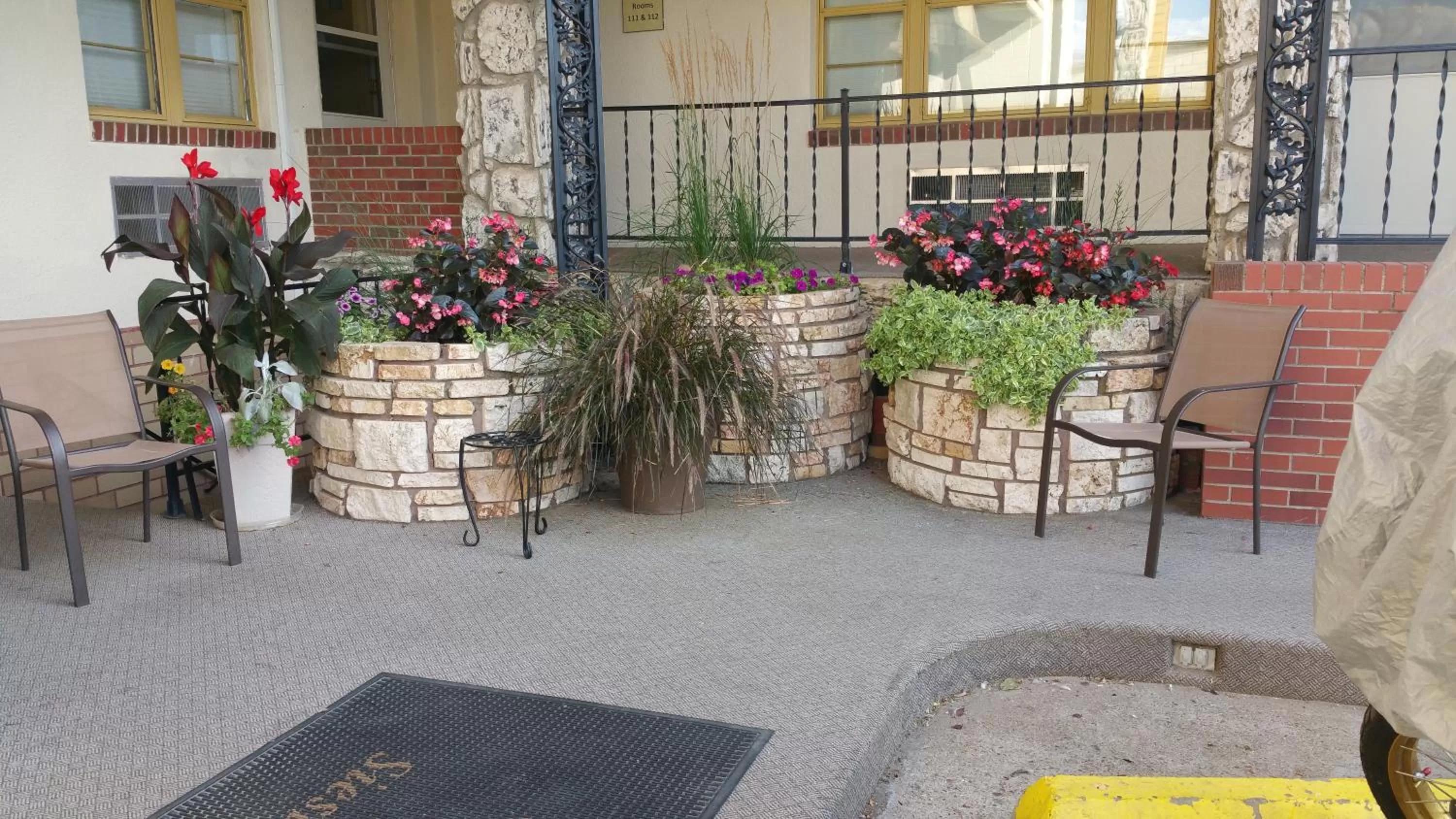 Property building in Siesta Motel