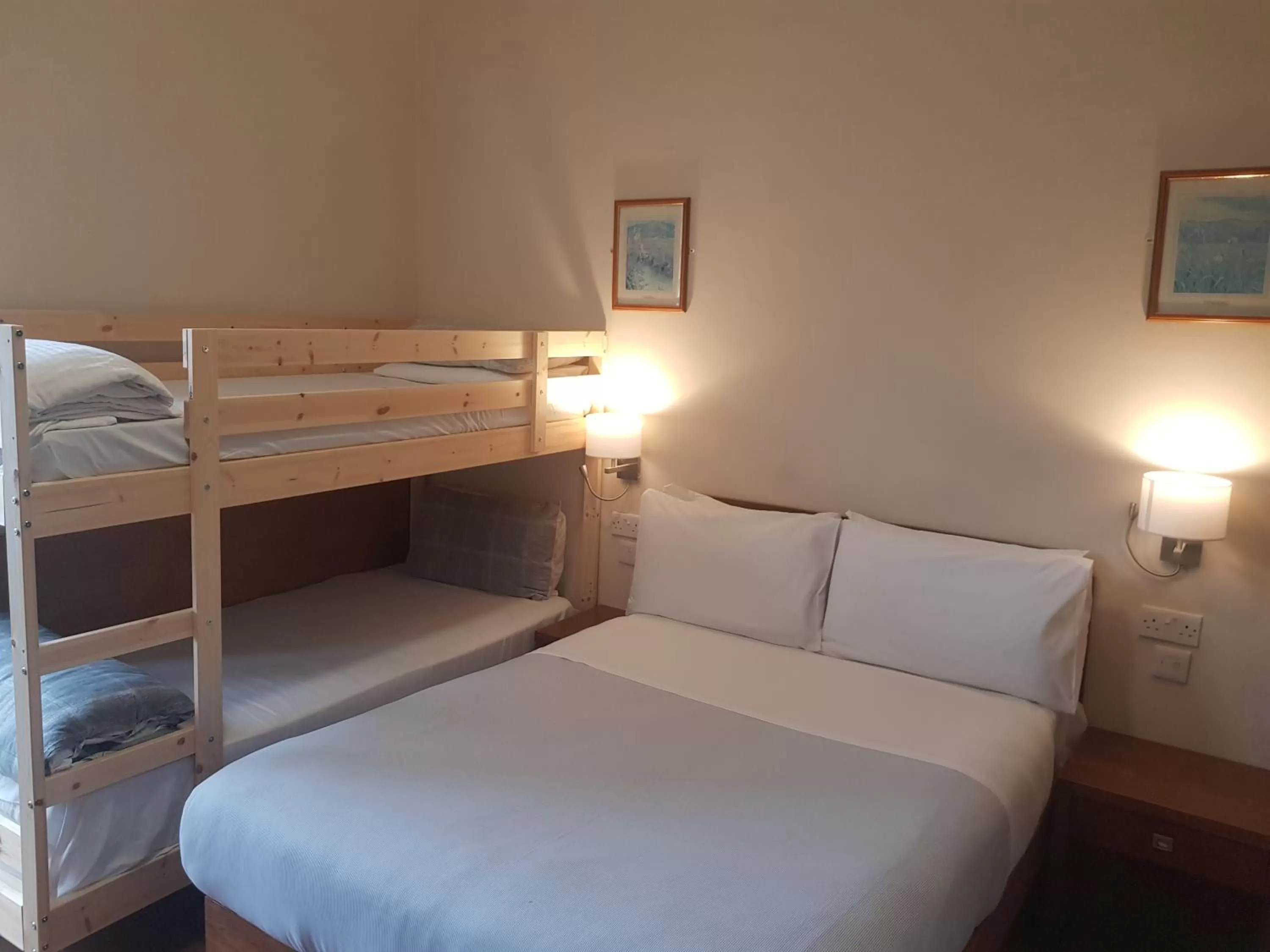 Bed in Aberdeen House