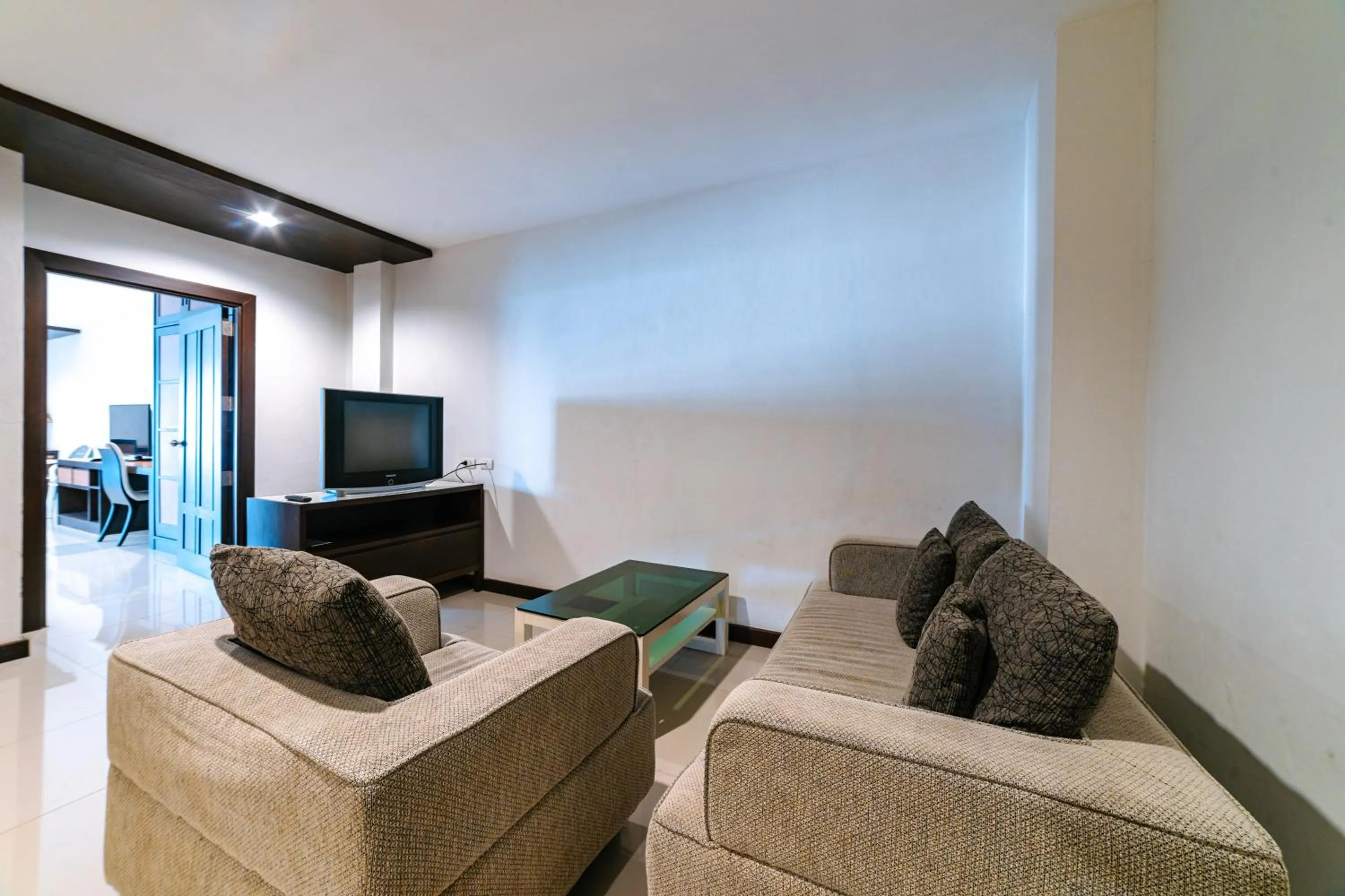 Living room in Ratana Hotel Sakdidet, PHUKET TOWN